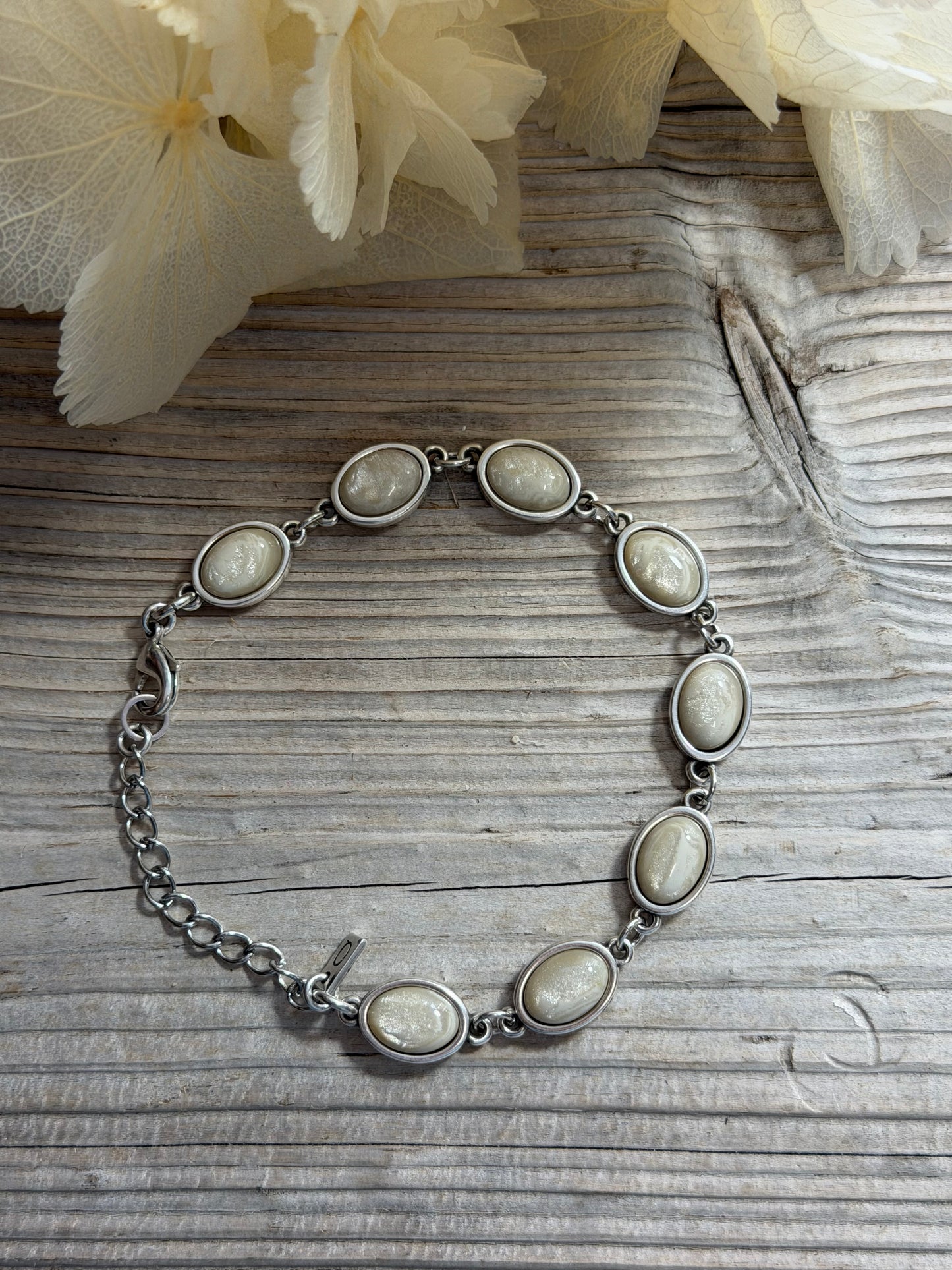 Armband Hailey mit Cremefarbenen Steinen