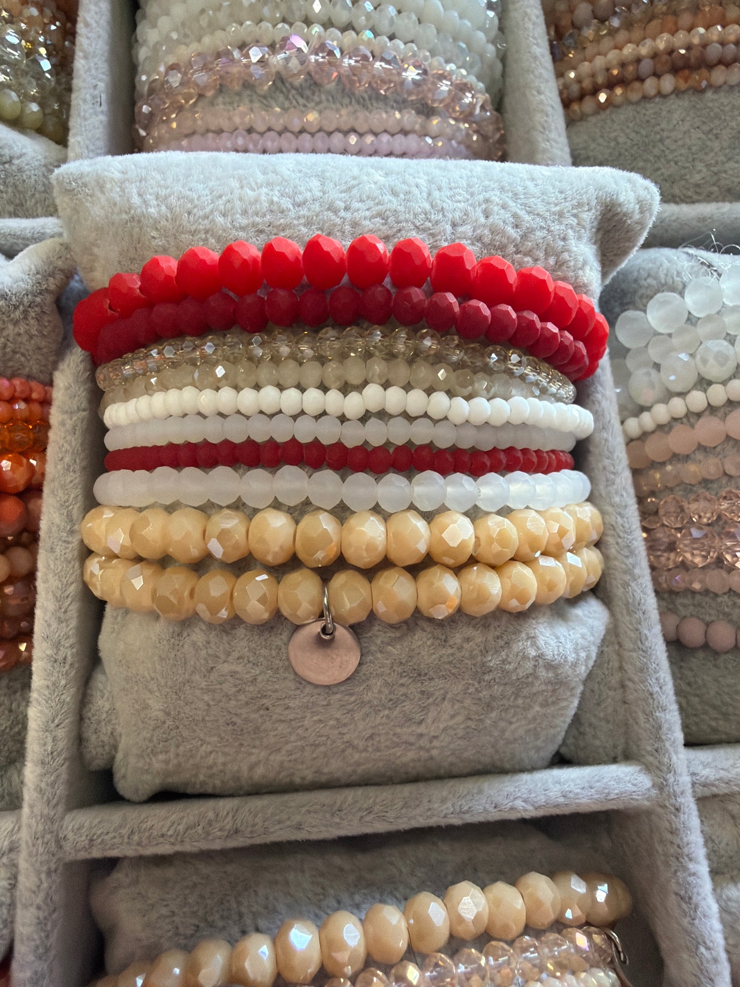 Schmuck Armbänder 10 Stück im Set farblich sortiert