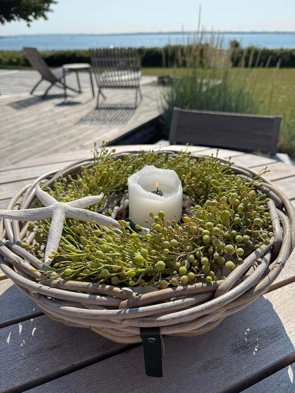 A2 Living Rundes Rattan Tablett mit Loch in der Mitte