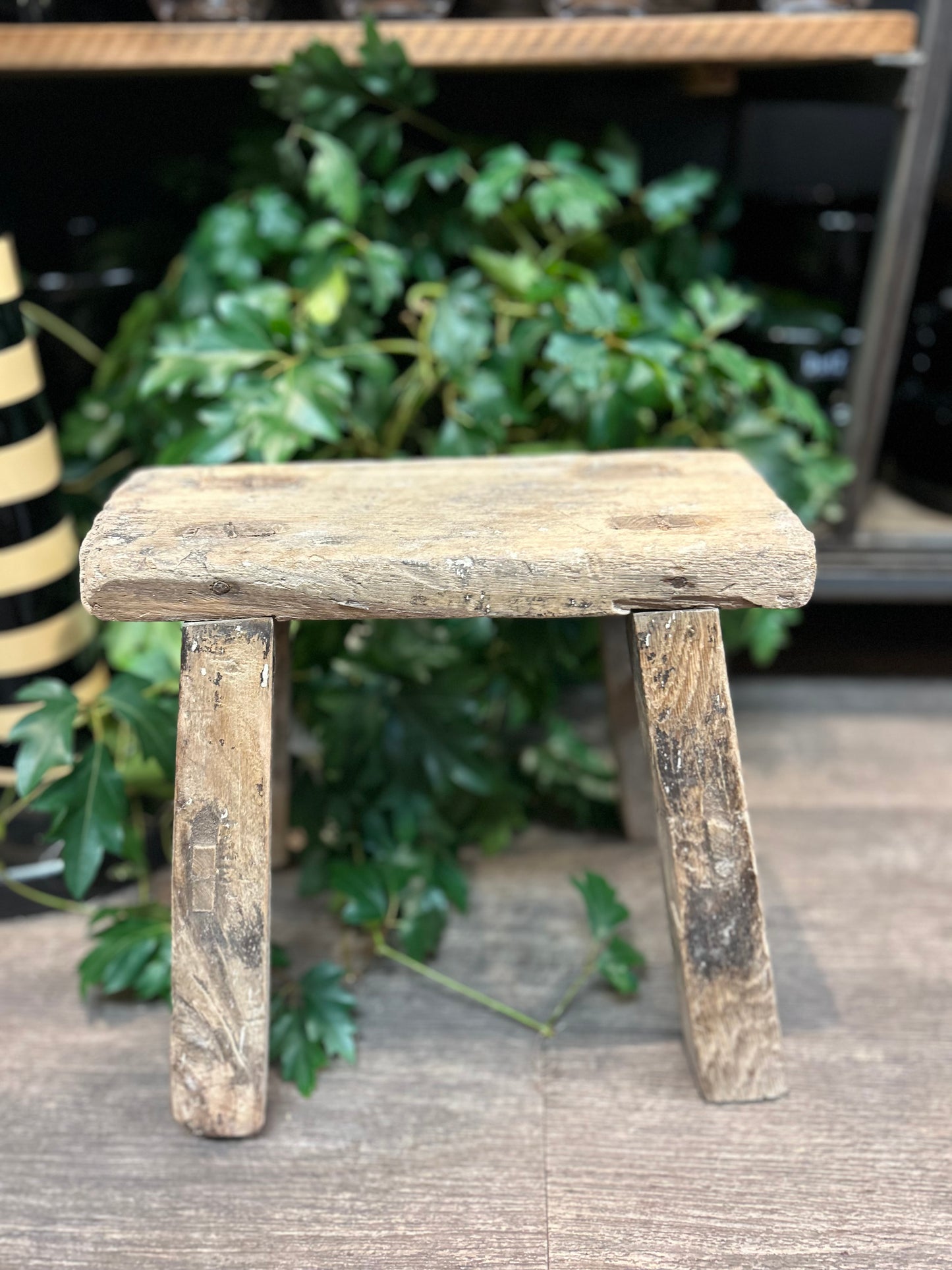 kleiner Holzhocker/Schemel
