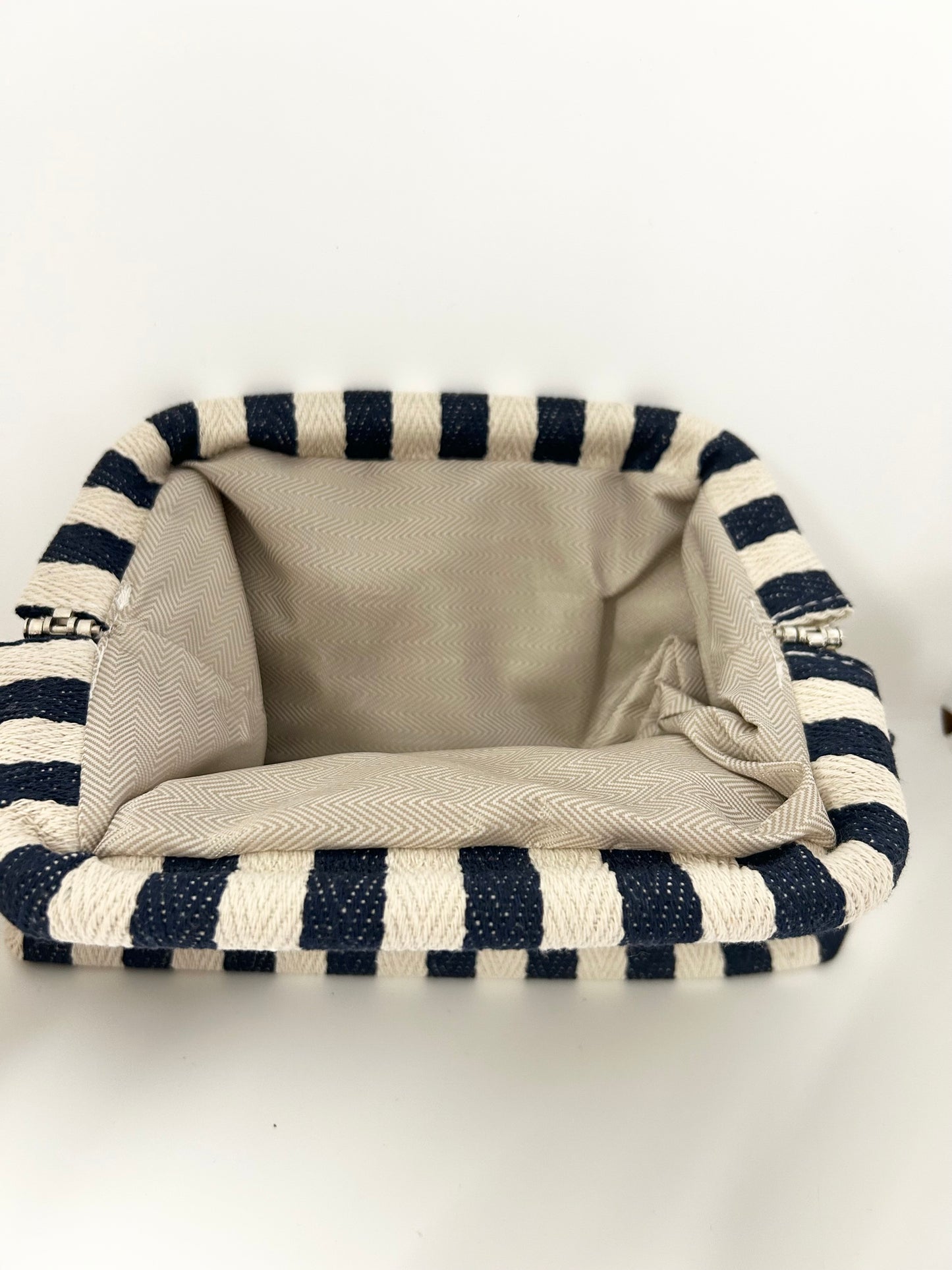 Tasche dunkelblau-weiß gestreift