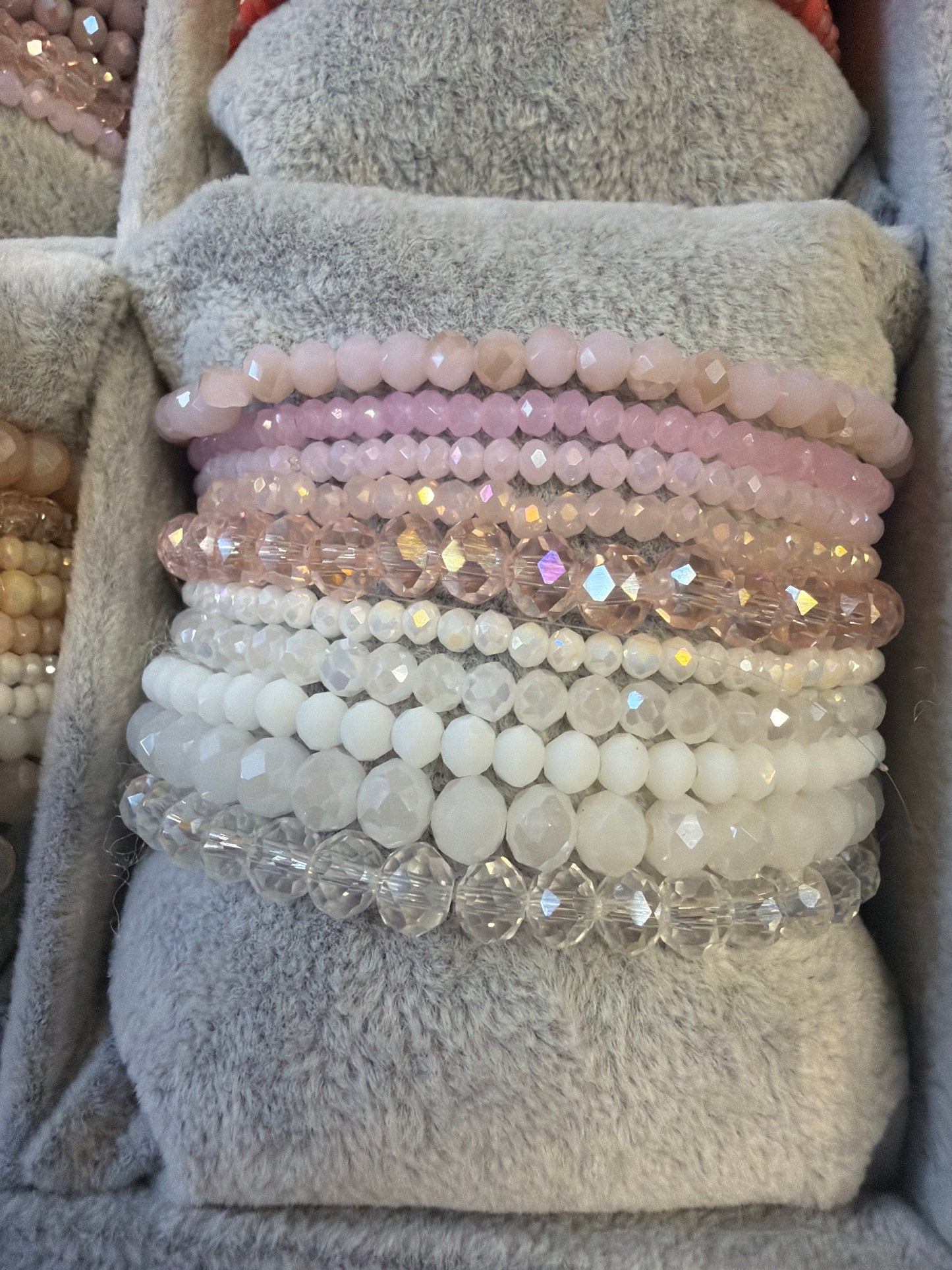 Schmuck Armbänder 10 Stück im Set  farblich sortiert