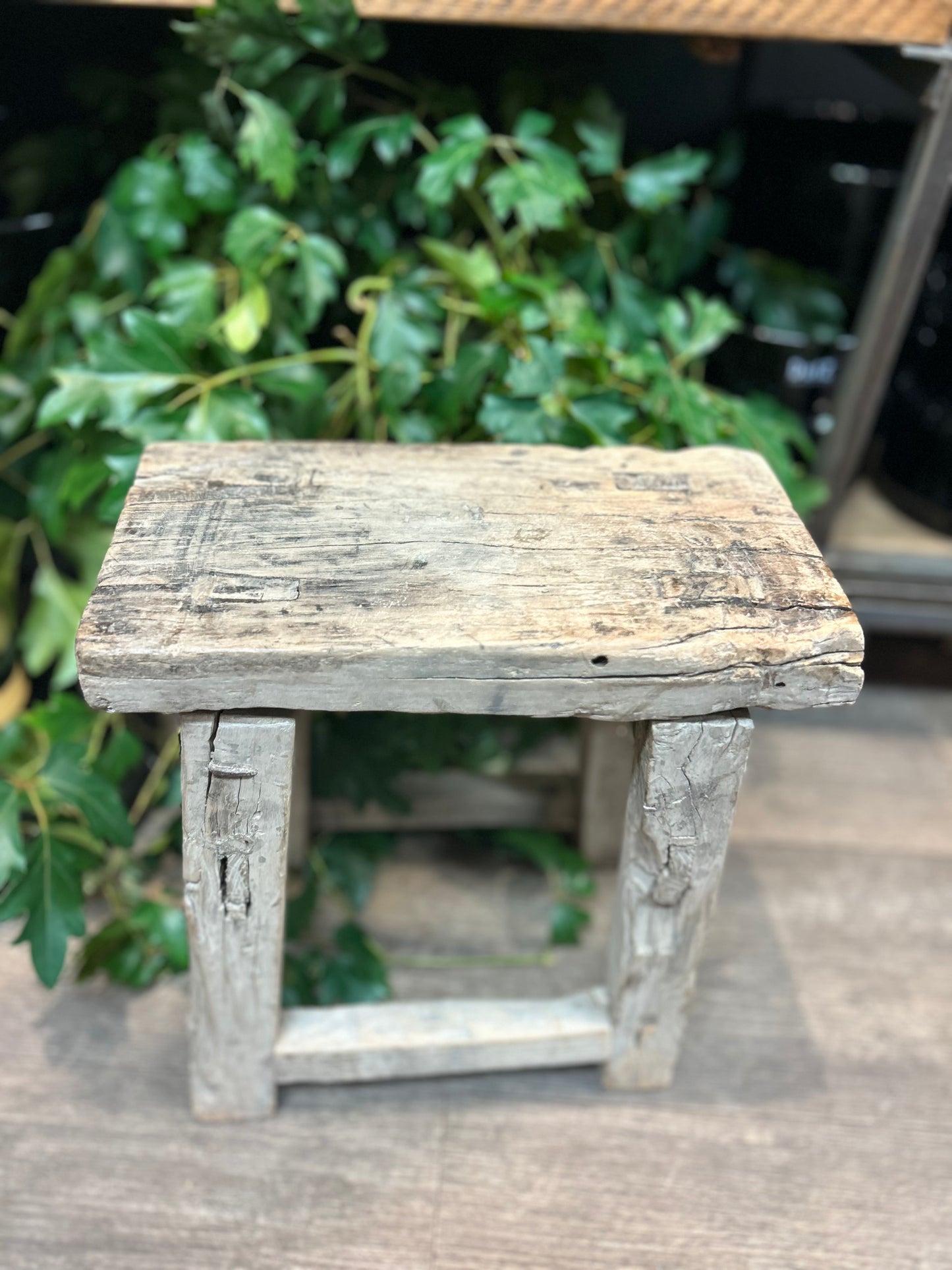 kleiner Holzhocker/Schemel