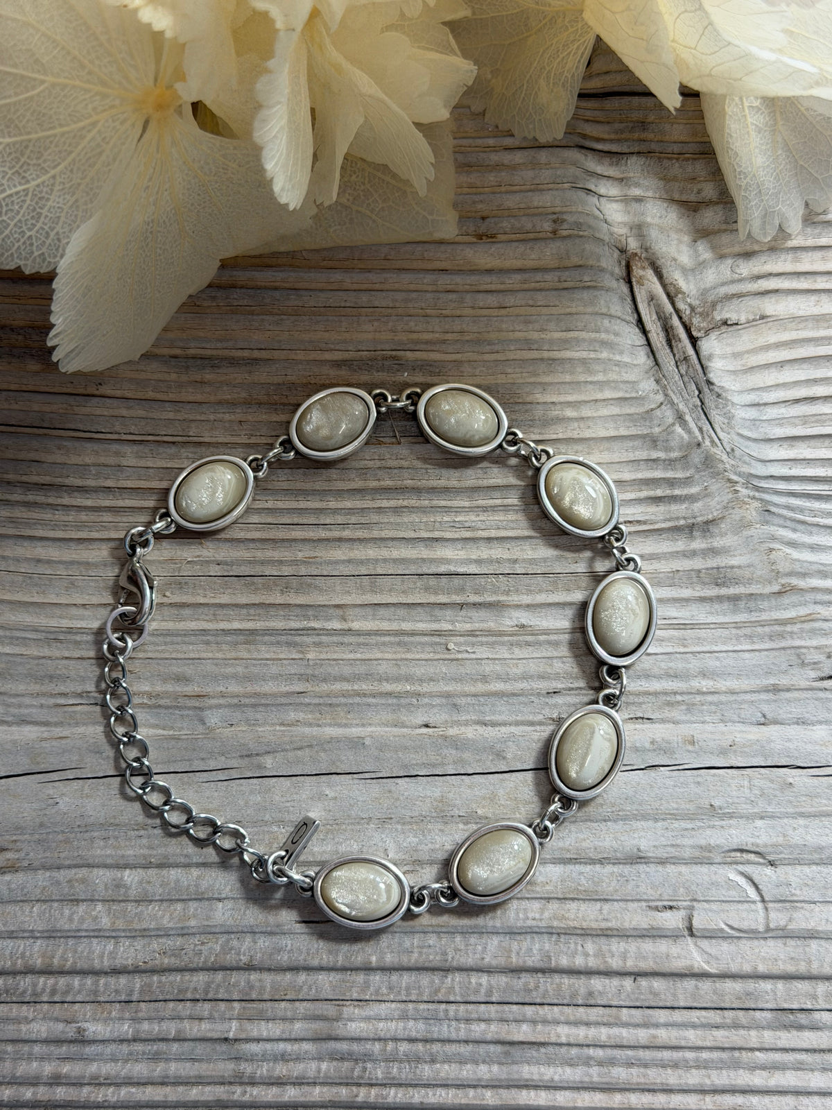 Armband Hailey mit Cremefarbenen Steinen