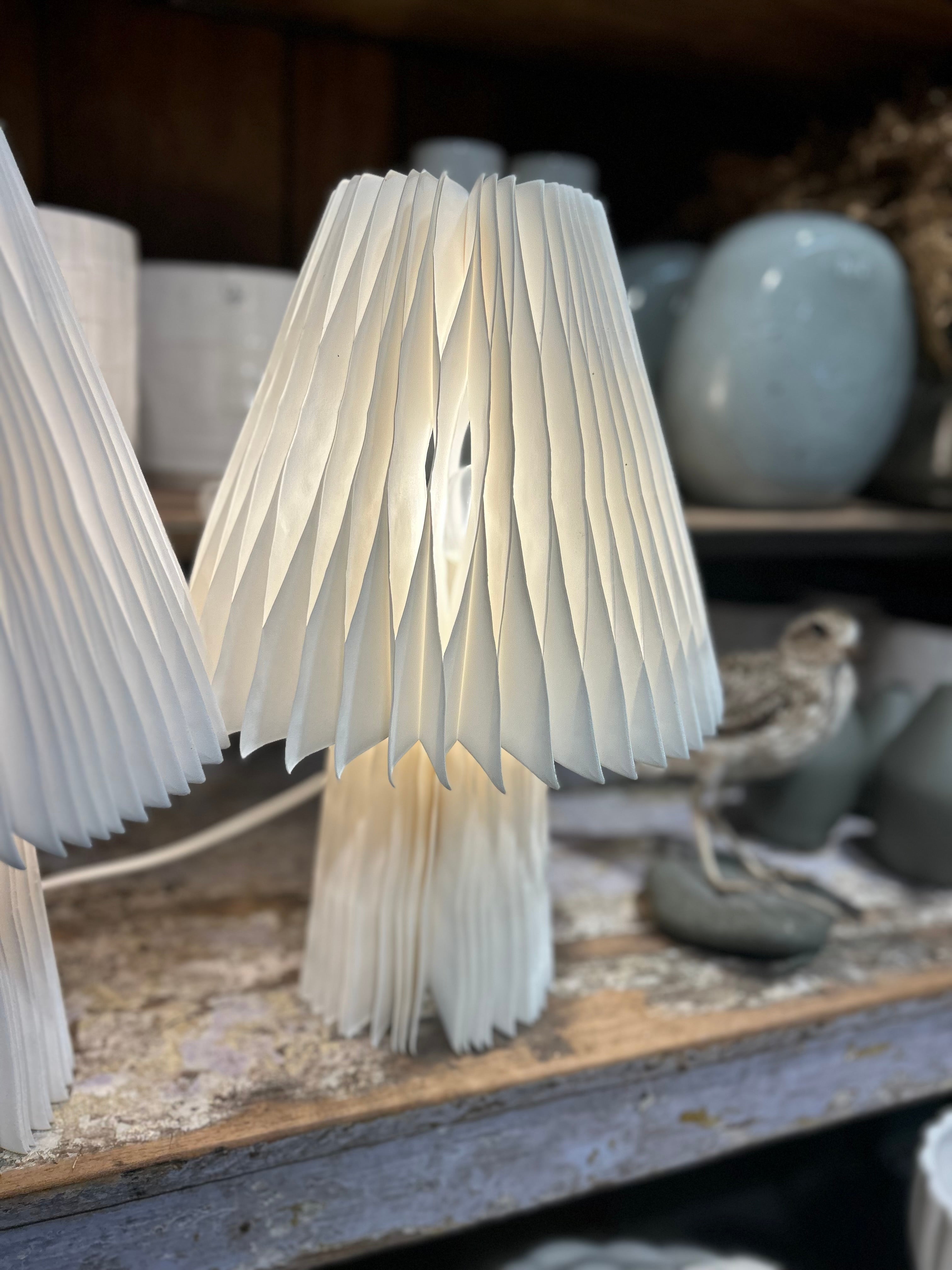 Papierlampe Pleat von Wikholmform