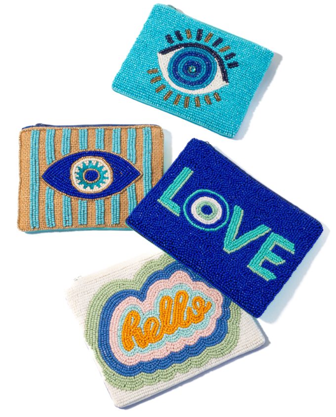 perlenbesetzter Beutel LOVE in blau