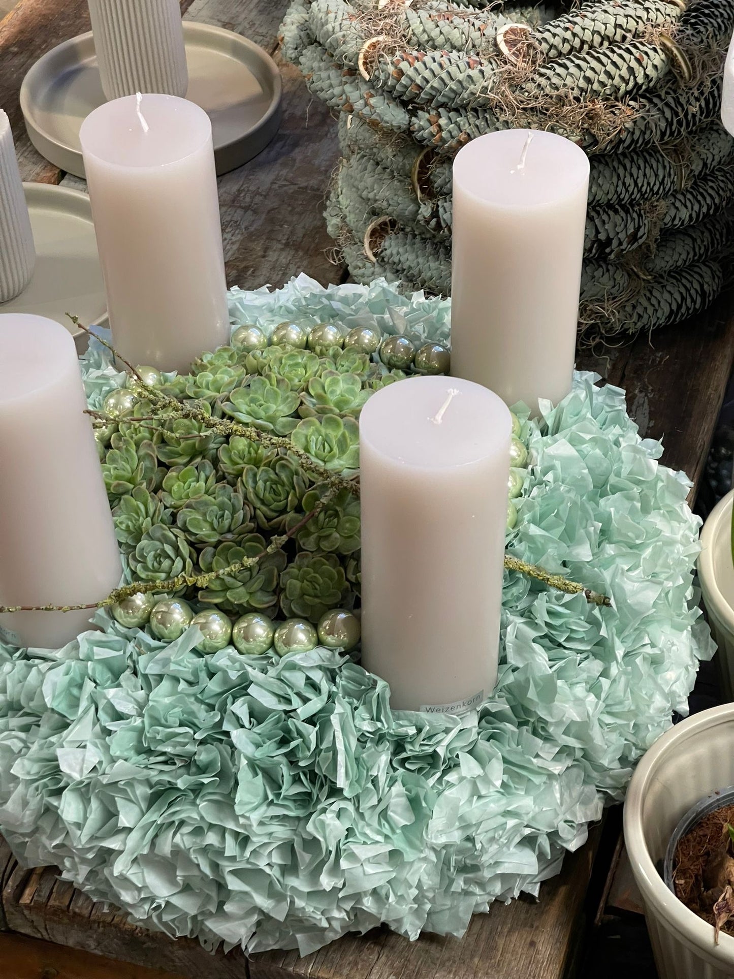 Adventskranz "Imke" Seidenpapier Mint mit Sukulenten