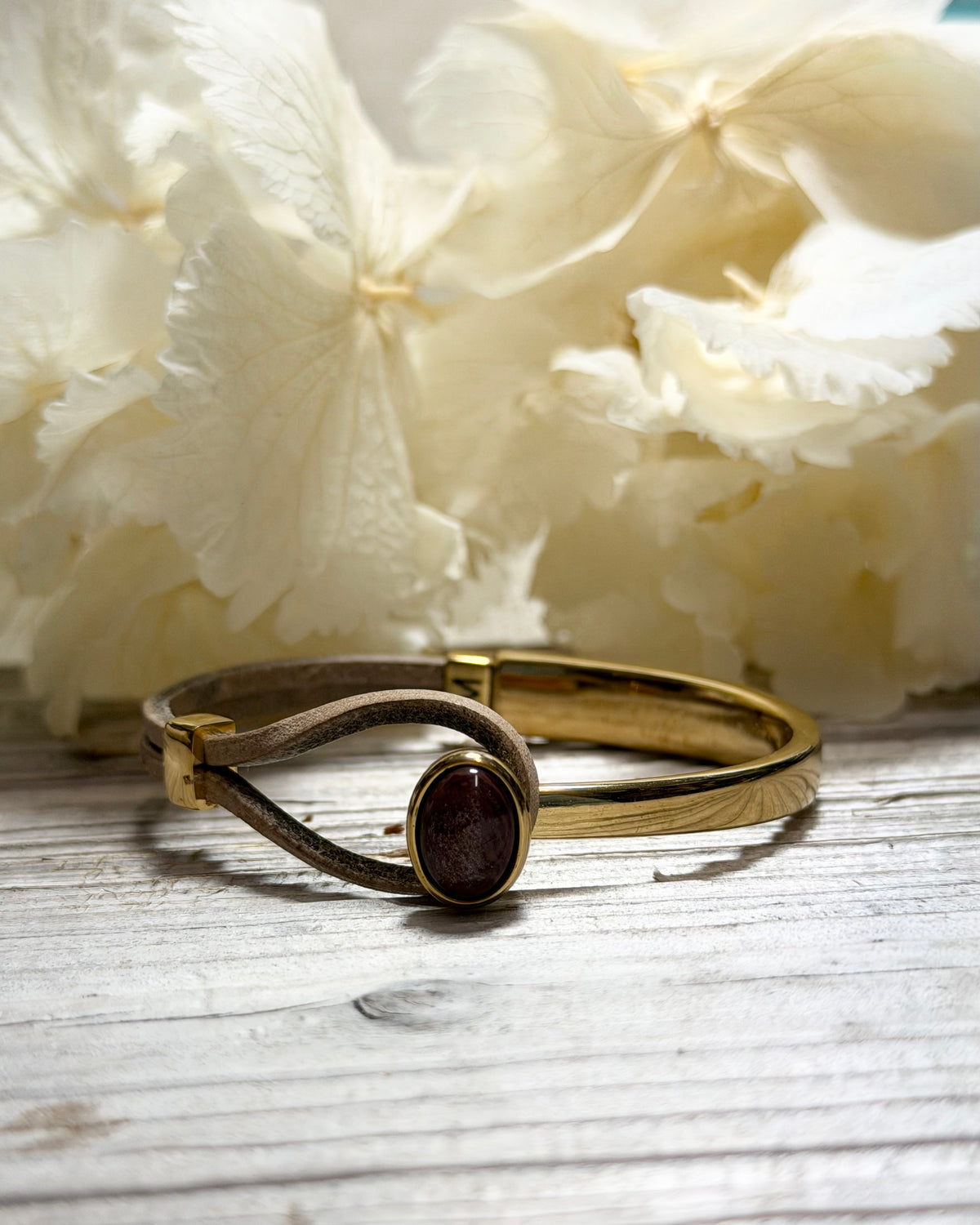 Armband Saar Gold mit braunen Cabochons in verschiedenen Größen