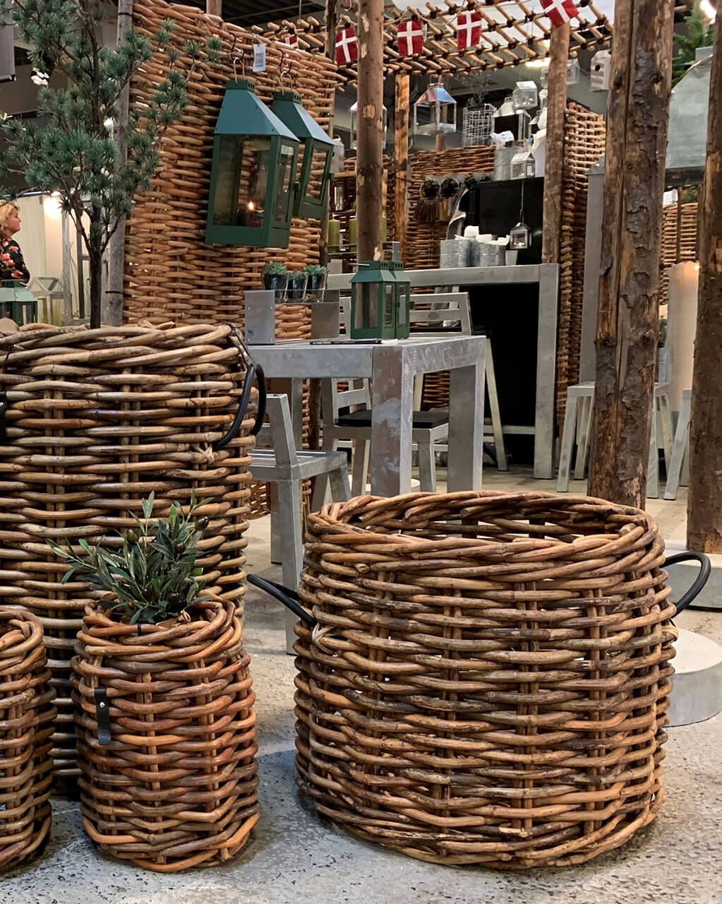 A2 Living Mega Low runder Rattankorb inklusive Fracht aus Dänemark