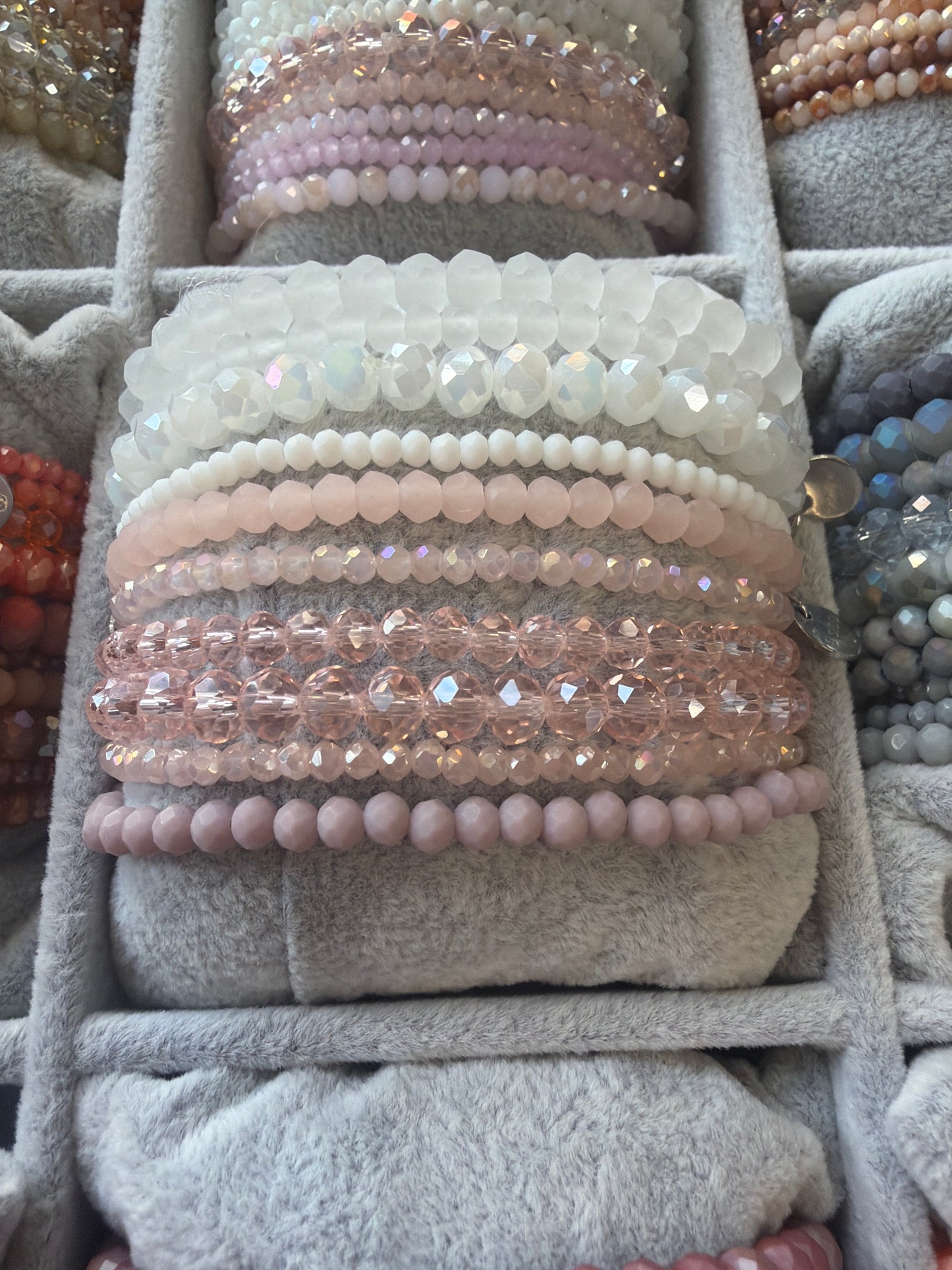 Schmuck Armbänder 10 Stück im Set  farblich sortiert