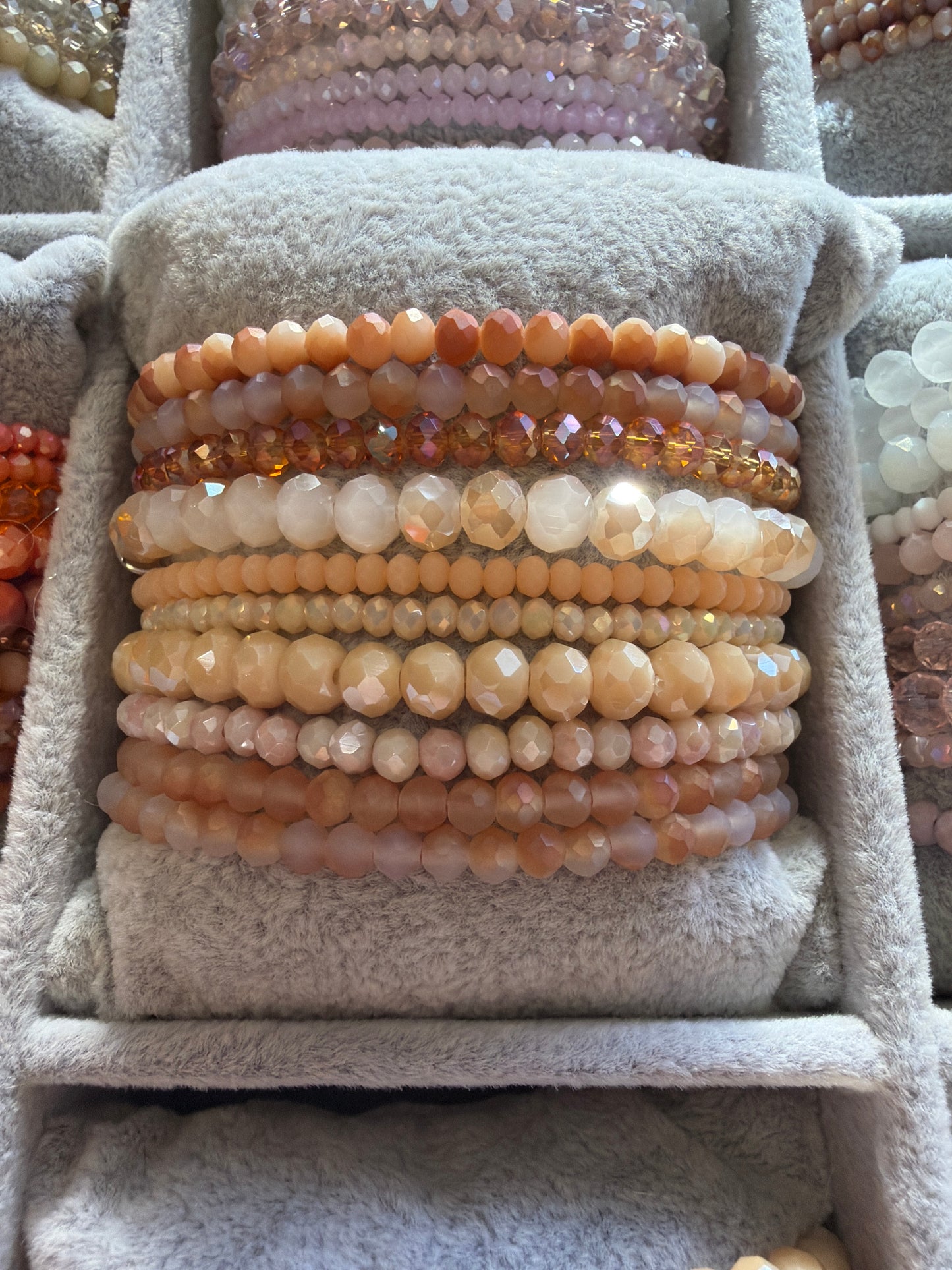 Schmuck Armbänder 10 Stück im Set  farblich sortiert