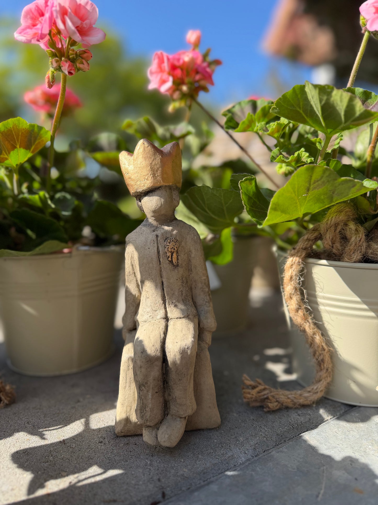 Gartenkunst der kleine Prinz Mini mit Sockel