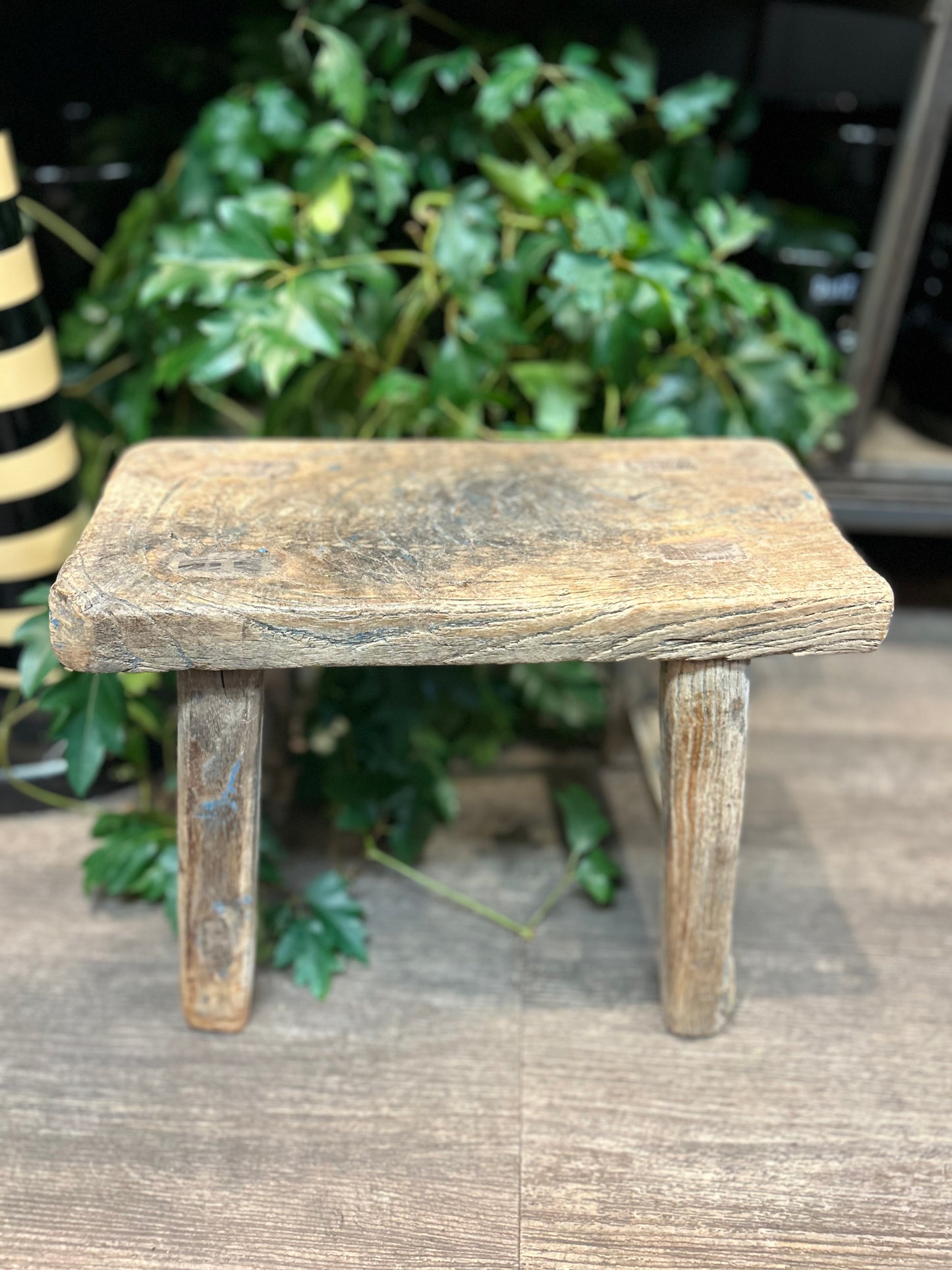 kleiner Holzhocker/Schemel