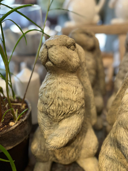 Gartenkunst Hase Wilhelm Busch vom Atelier Sir William