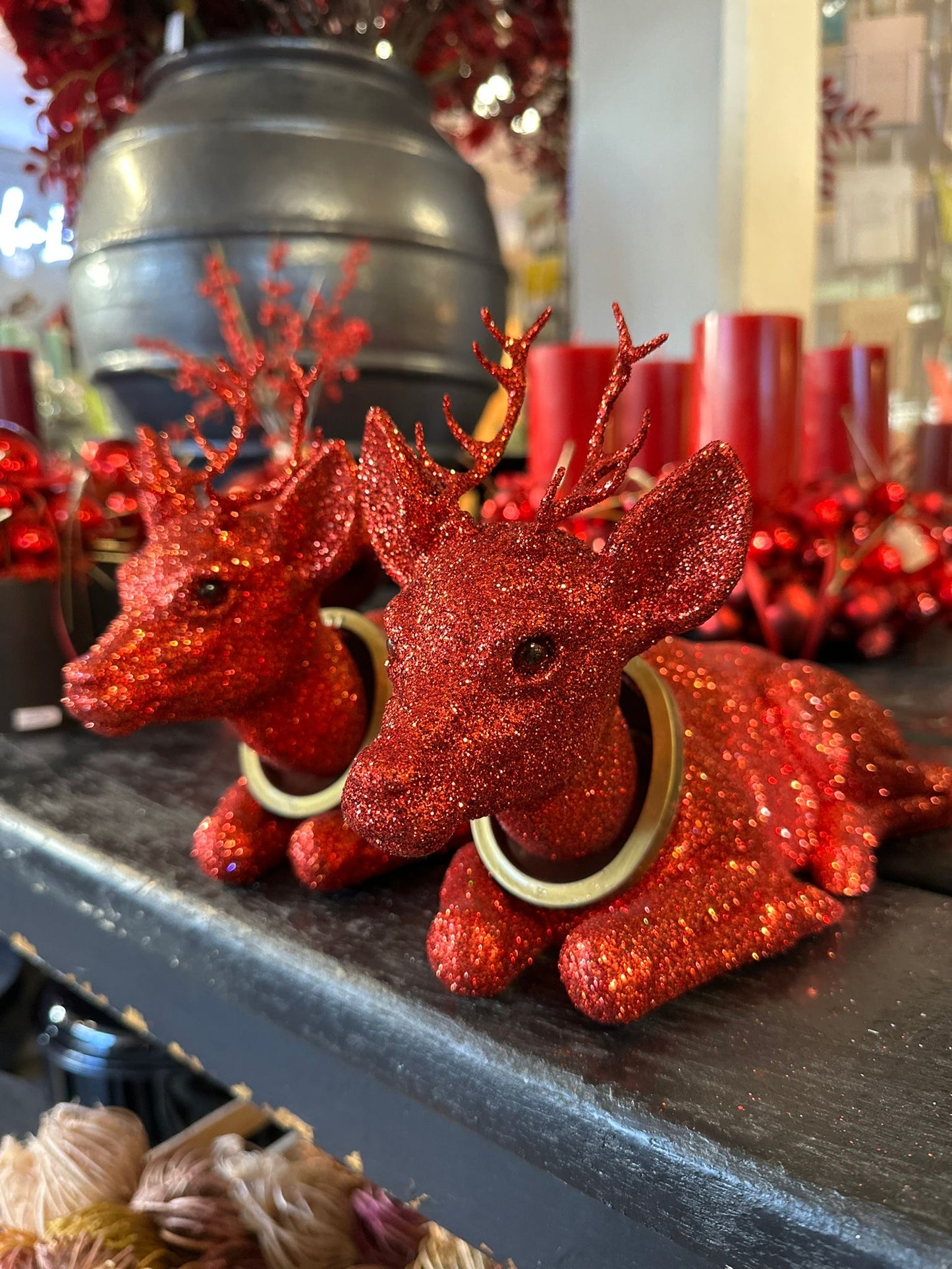 Wackelhirsch oder Reh in verschiedenen Farben