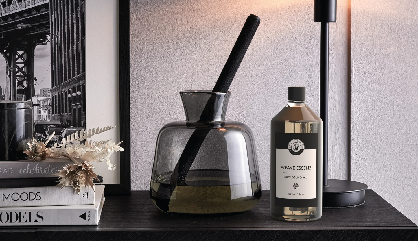 Nora Weave M Glasflakon inklusive Duftstab und 1 Liter Duftessence