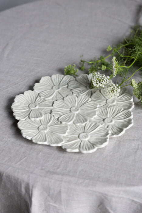 Keramikschale in Blumenform