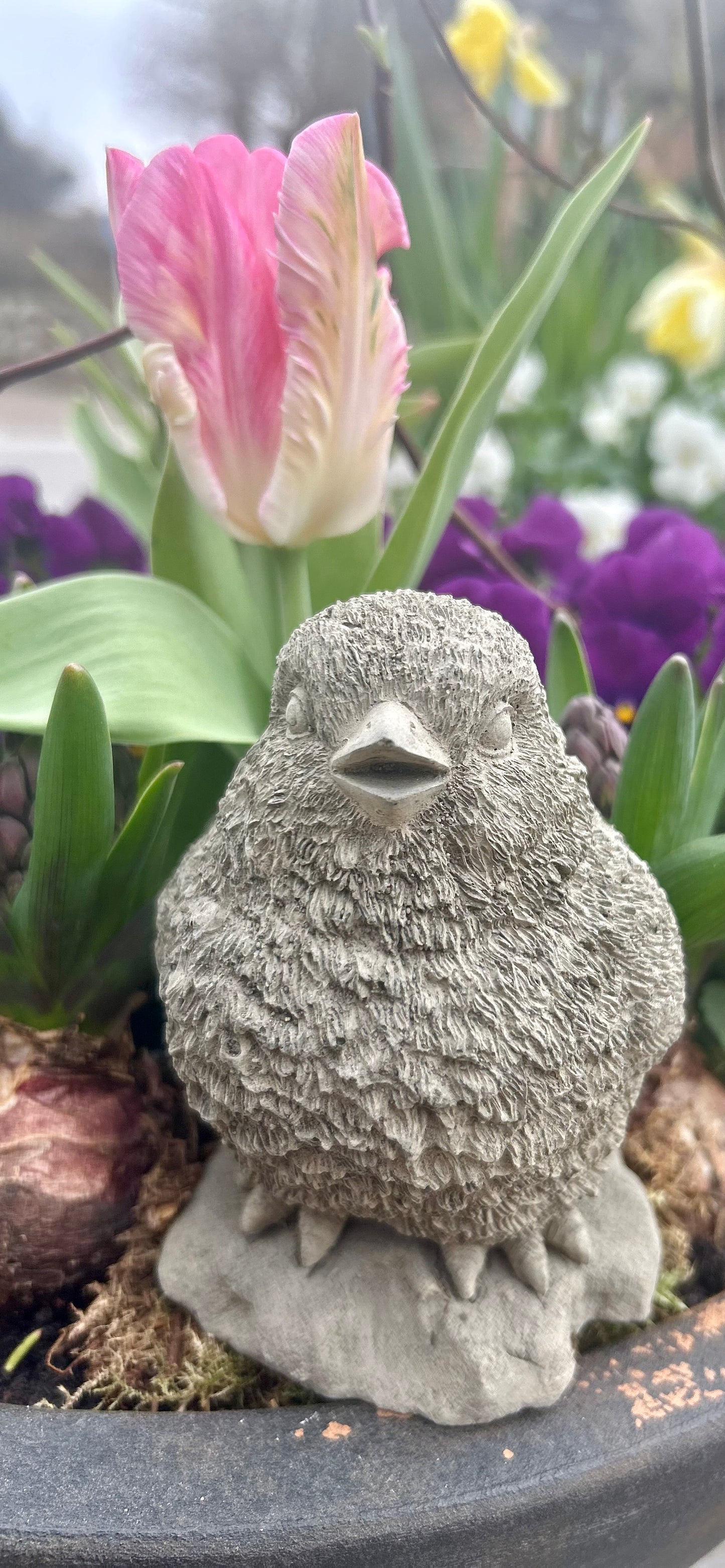 Stubenküken aus Sandsteinguss