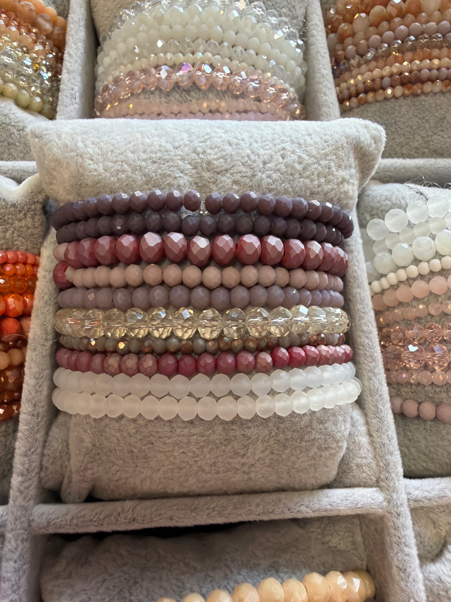 Schmuck Armbänder 10 Stück im Set  farblich sortiert
