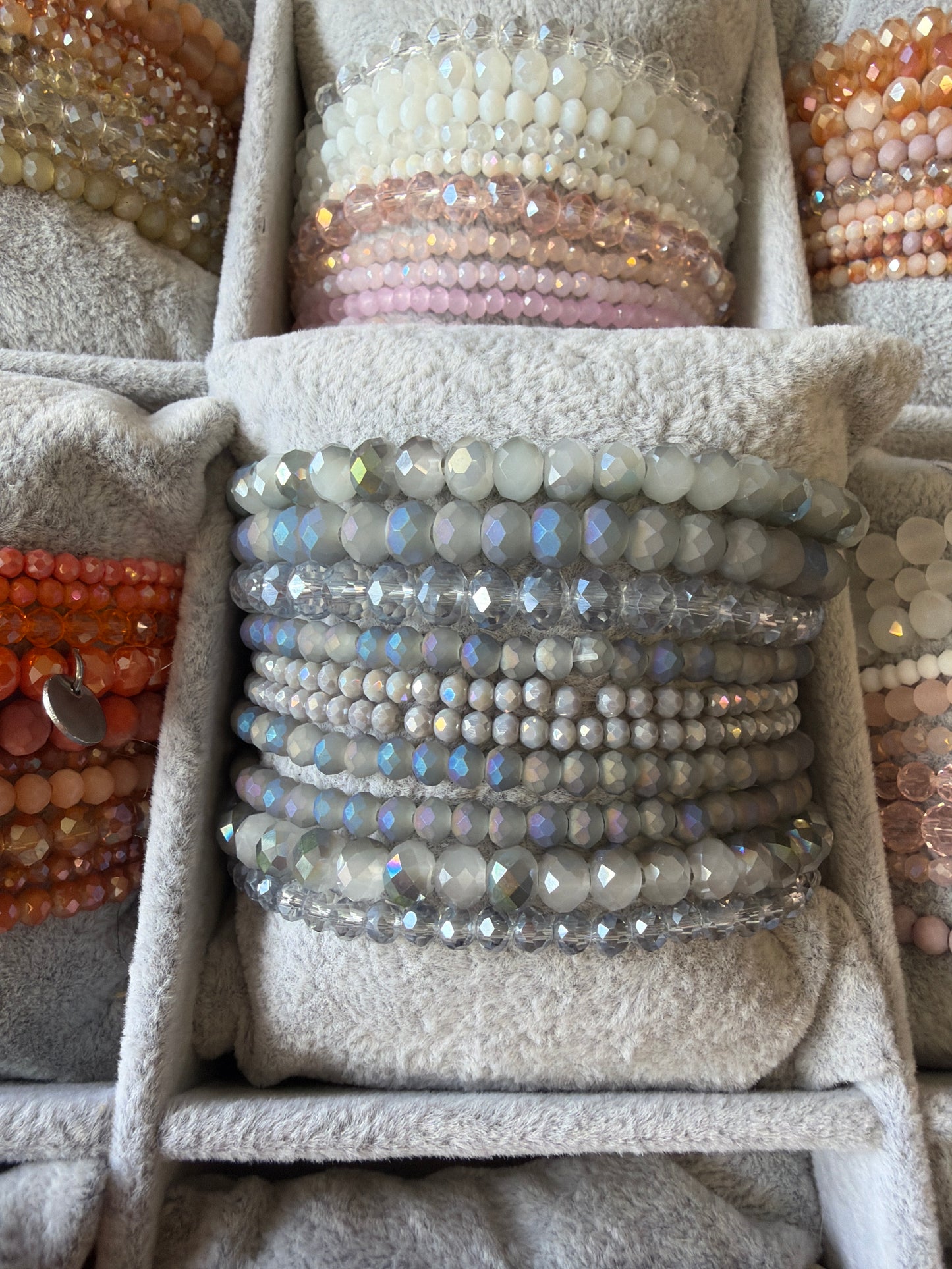 Schmuck Armbänder 10 Stück im Set  farblich sortiert