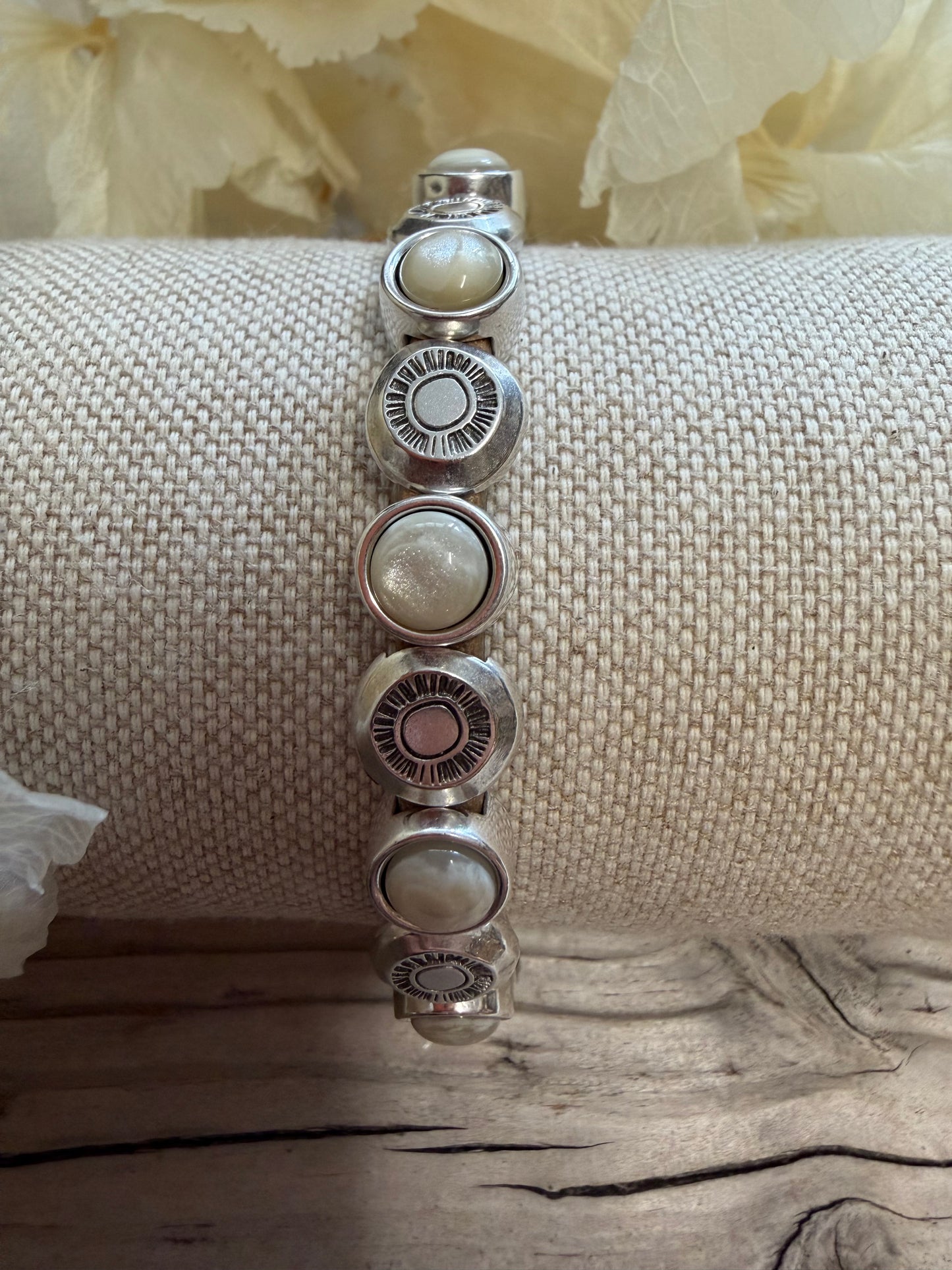 Armband José mit Cremefarbenem Cabochon in verschiedenen Größen
