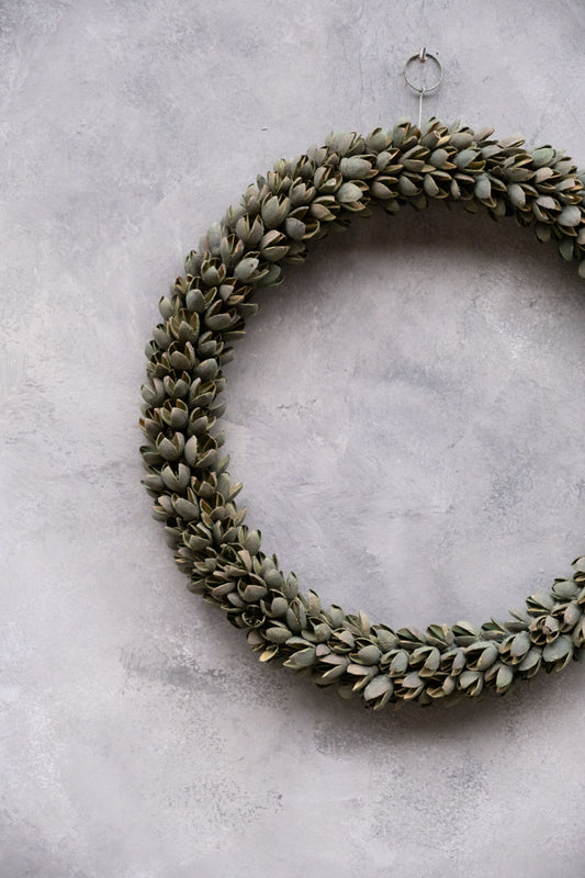 schmaler Kranz aus Bakuli Schoten Farbe Laurel Green