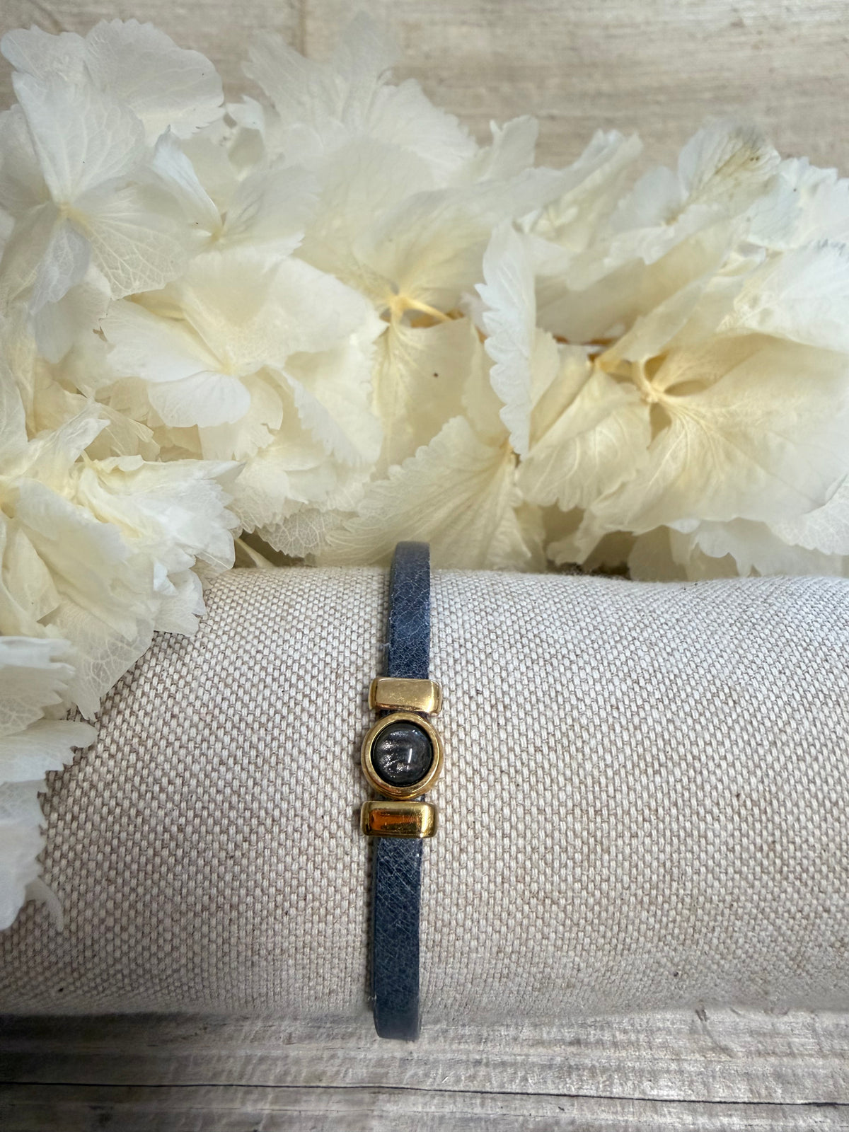 Armband Isabel Gold mit  Cabochon in verschiedenen Größen