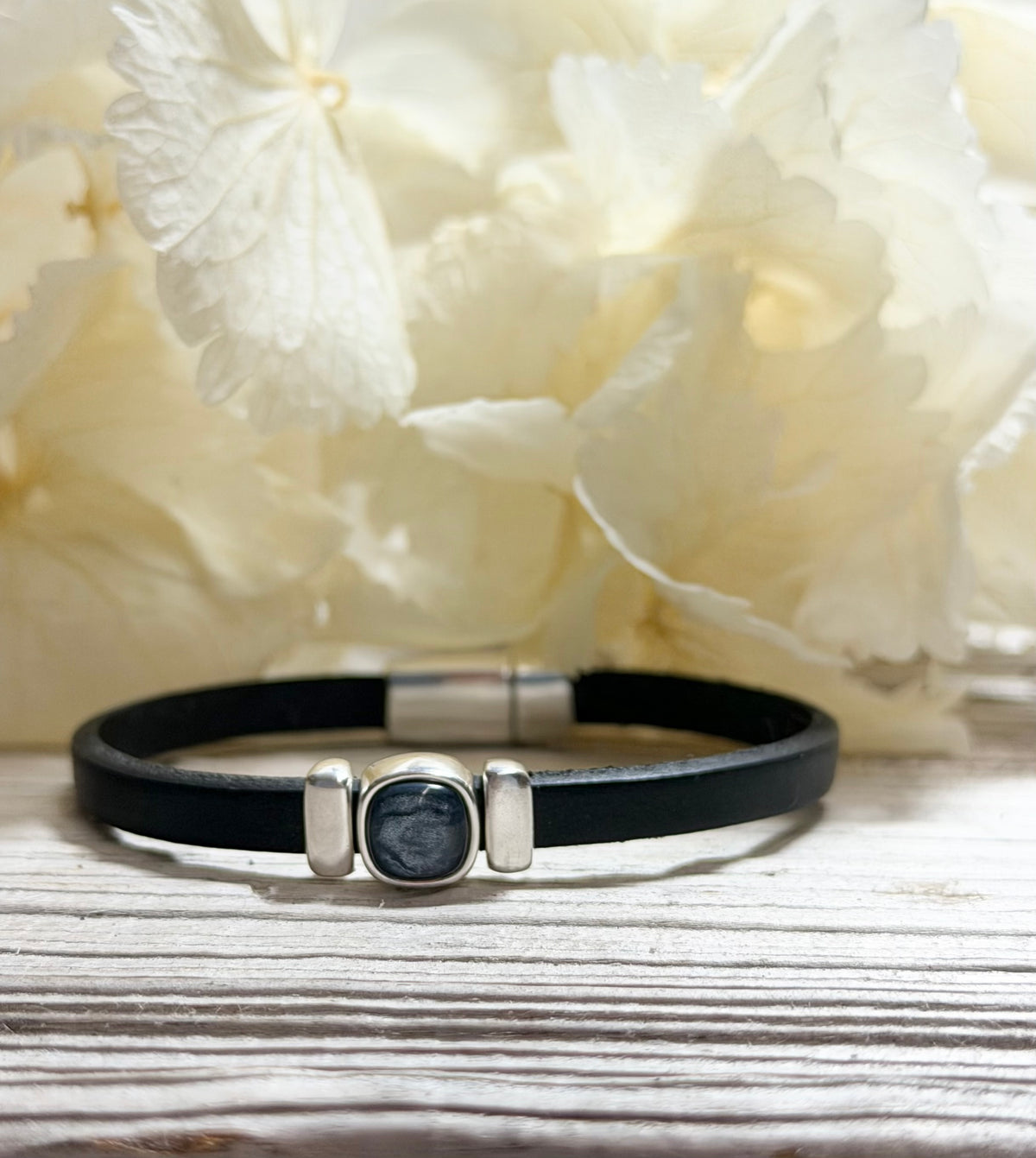 Armband Guusje mit blauem Cabochon in verschiedenen Größen