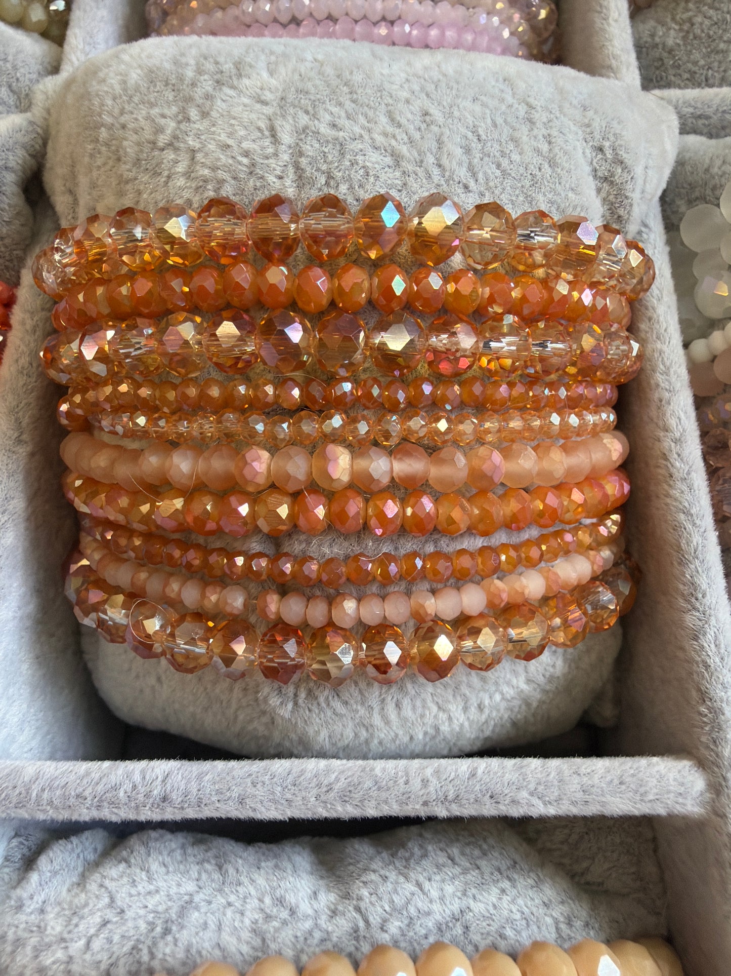 Schmuck Armbänder 10 Stück im Set  farblich sortiert