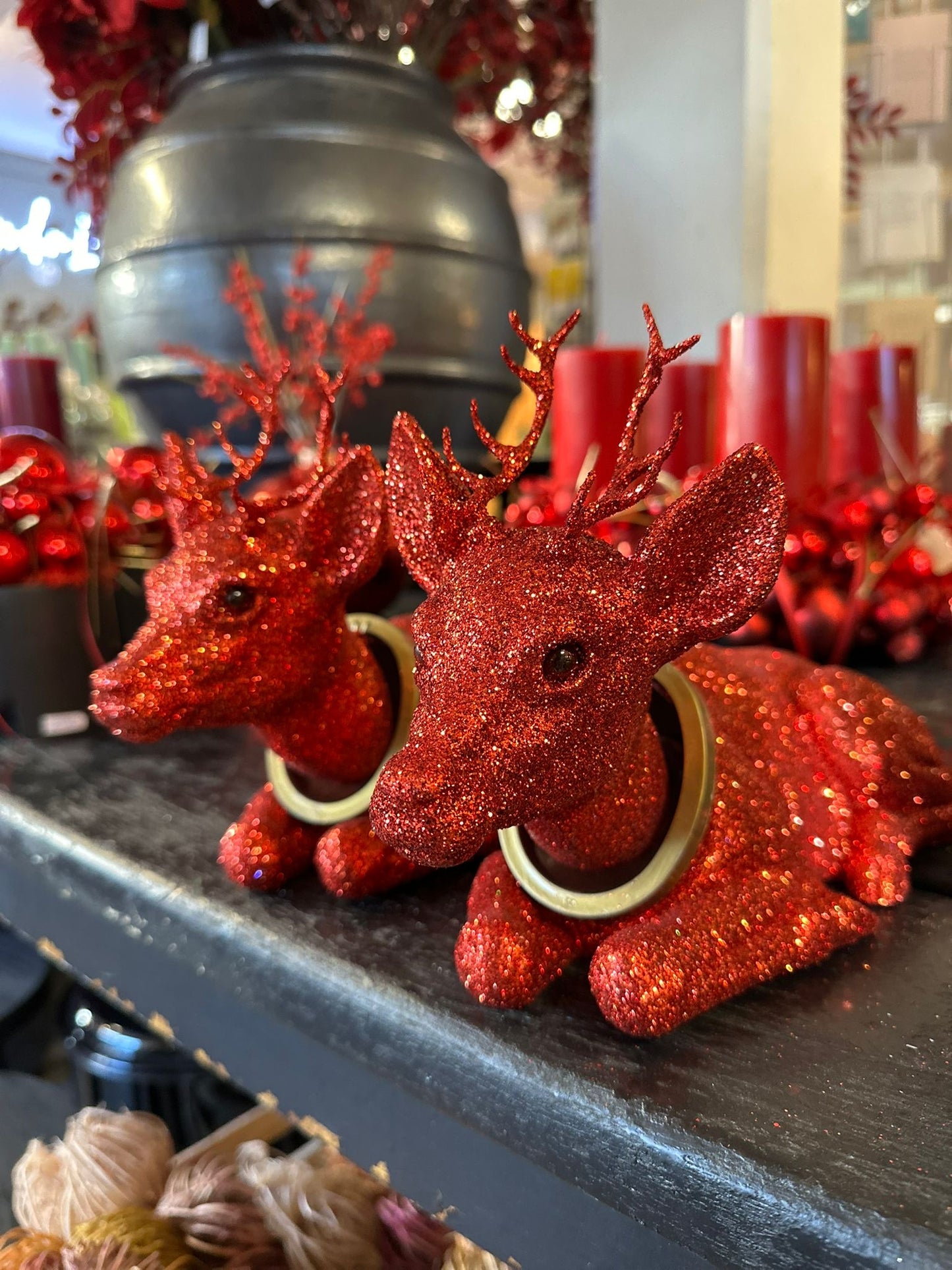 Wackelhirsch oder Reh in verschiedenen Farben
