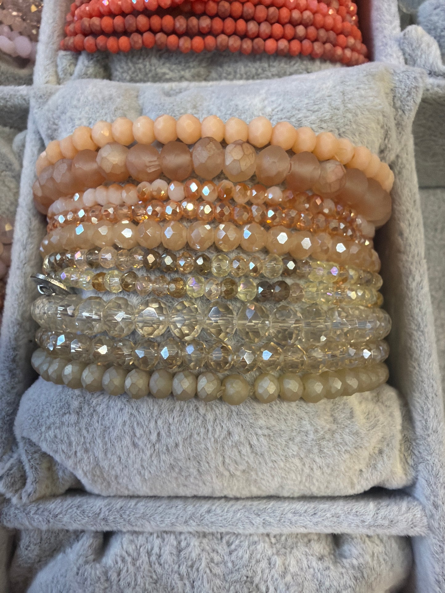 Schmuck Armbänder 10 Stück im Set  farblich sortiert