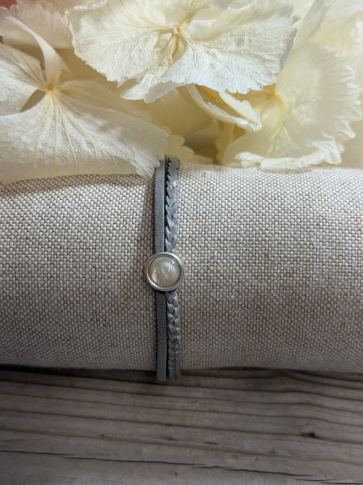 Armband Fleur mit Cremefarbenen Cabochon