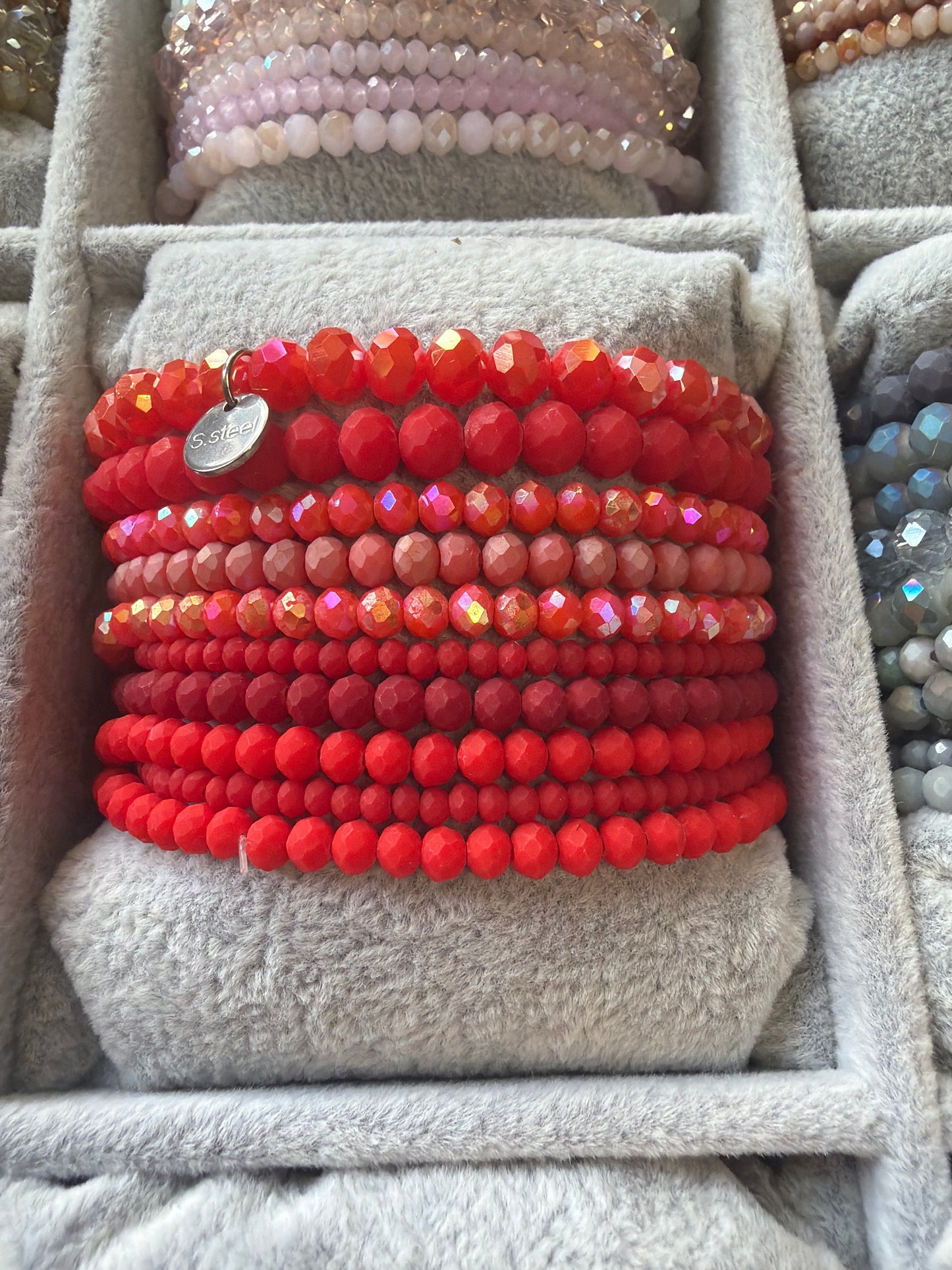 Schmuck Armbänder 10 Stück im Set  farblich sortiert
