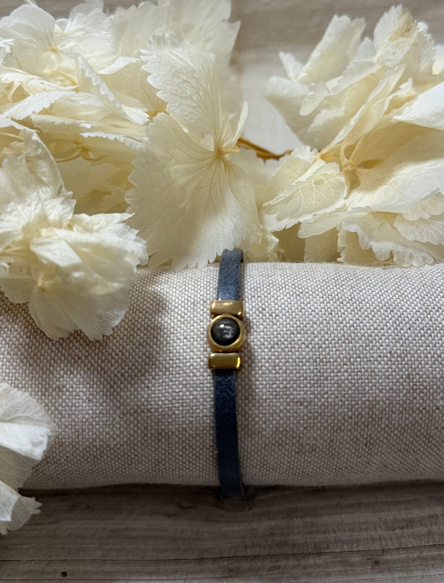 Armband Isabel Gold mit  Cabochon in verschiedenen Größen
