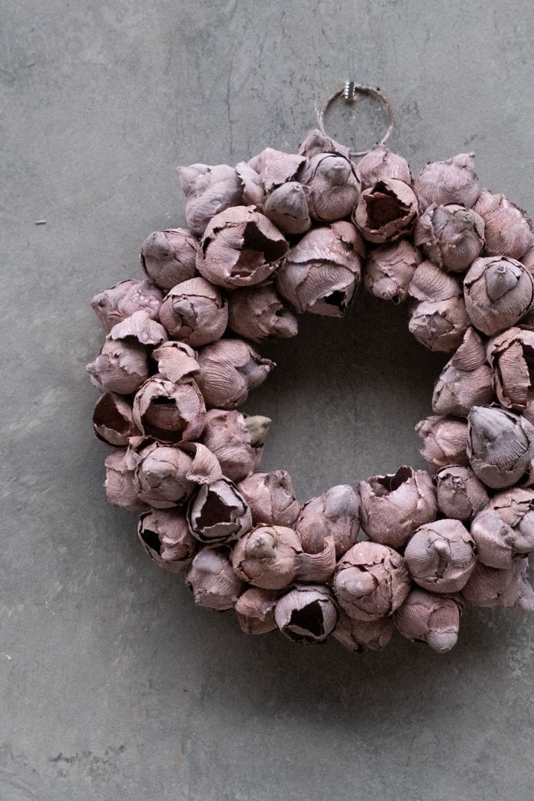 Kranz aus getrockneten Kokosfrüchten 20cm Durchmesser in Pink