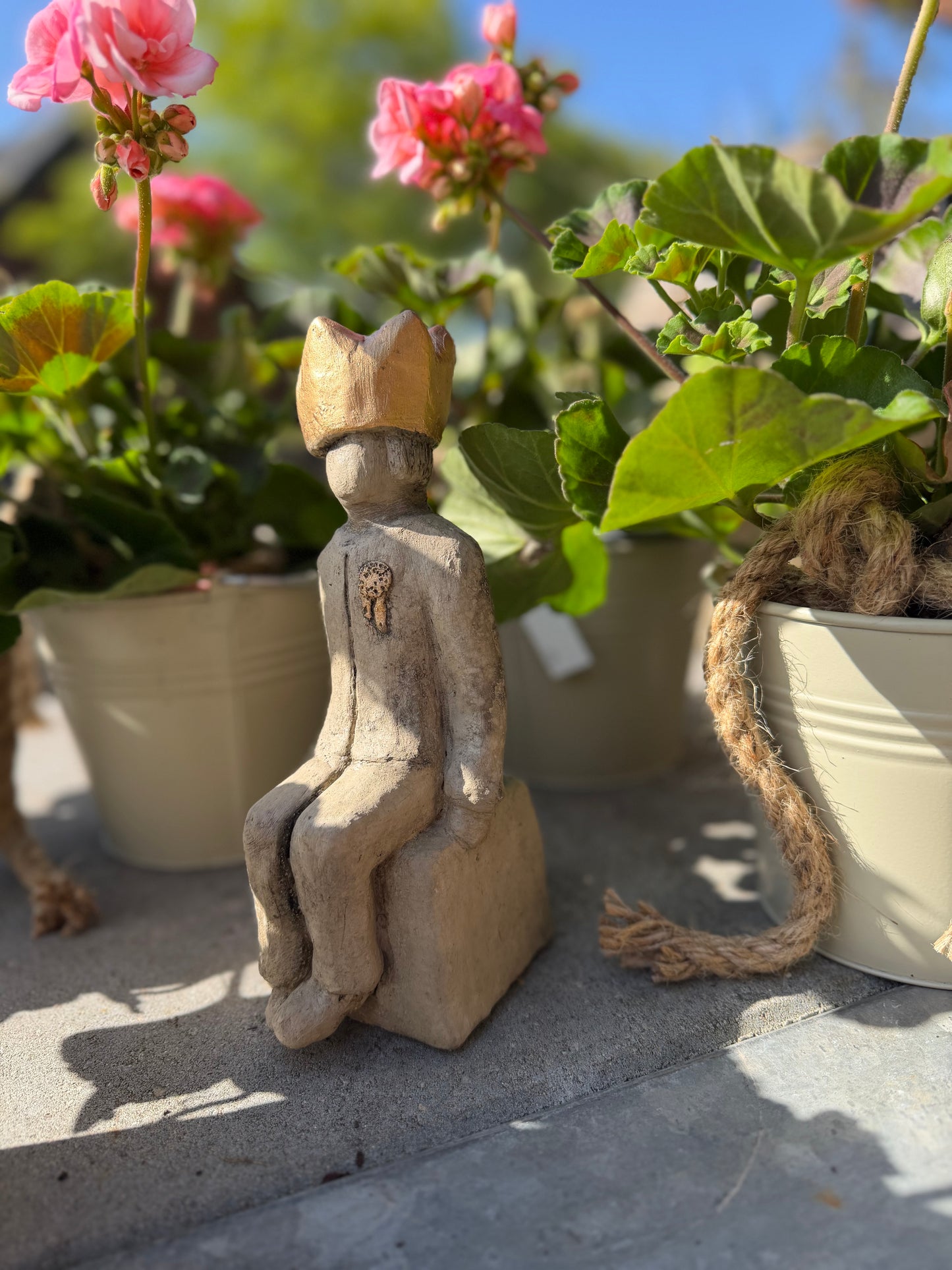 Gartenkunst der kleine Prinz Mini mit Sockel