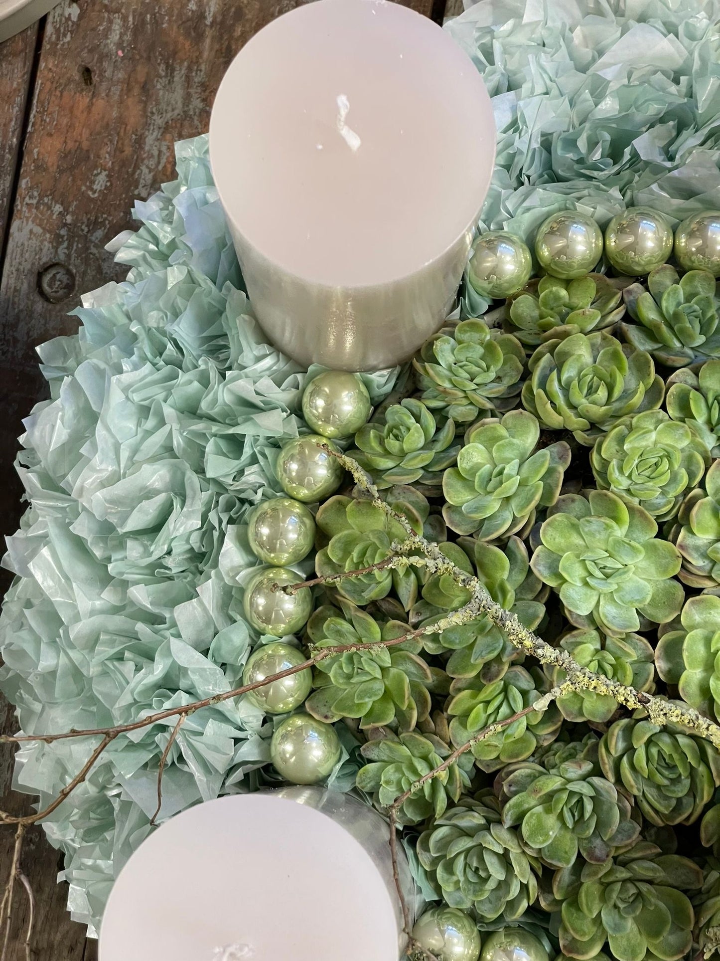 Adventskranz "Imke" Seidenpapier Mint mit Sukulenten