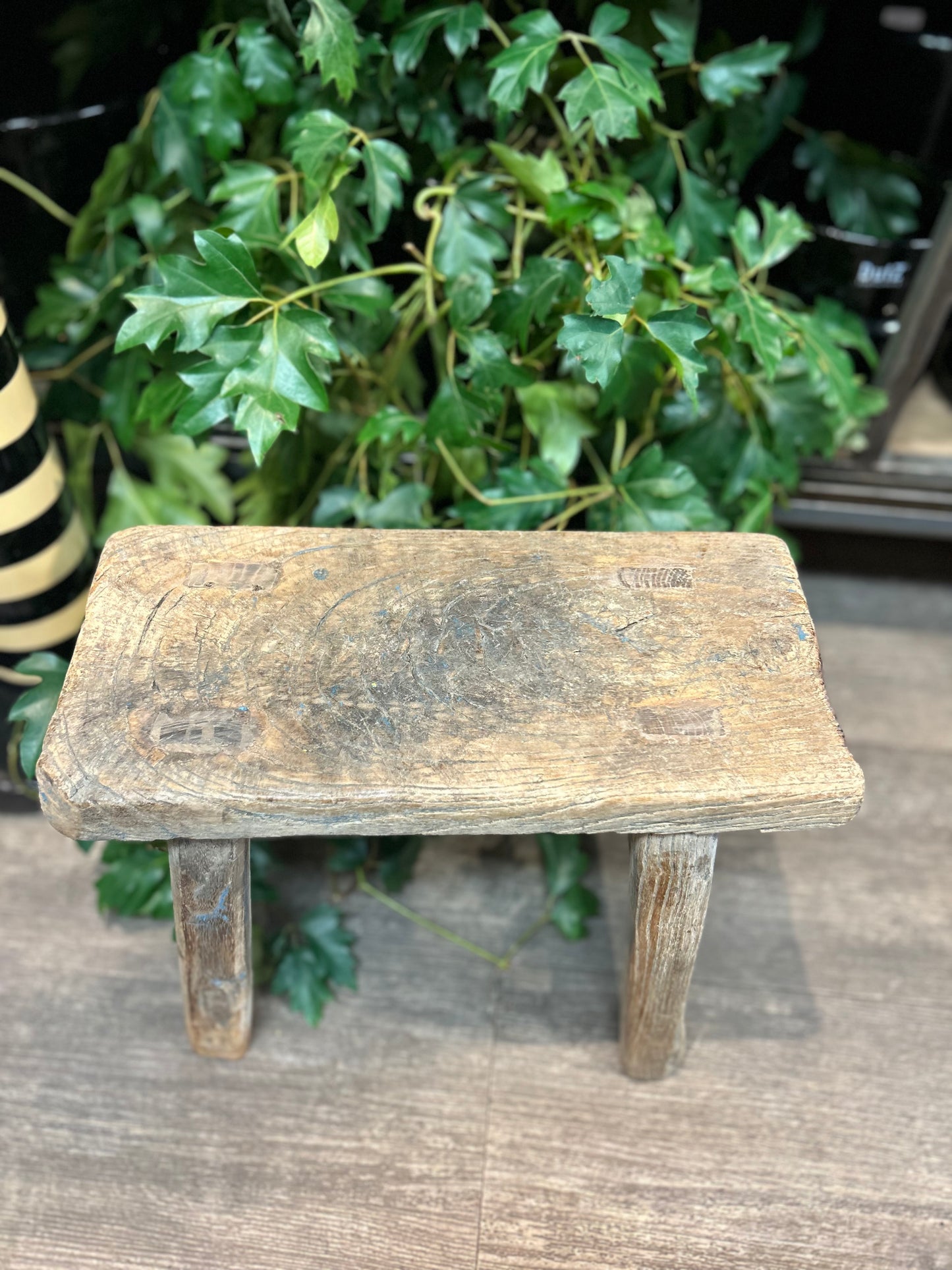 kleiner Holzhocker/Schemel