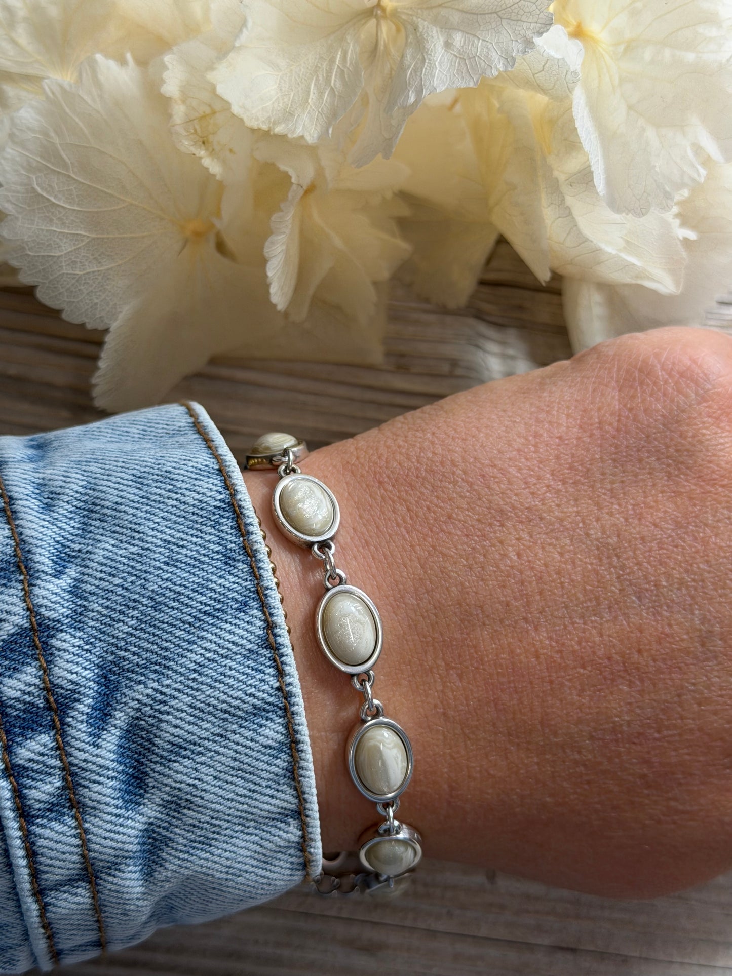 Armband Hailey mit Cremefarbenen Steinen