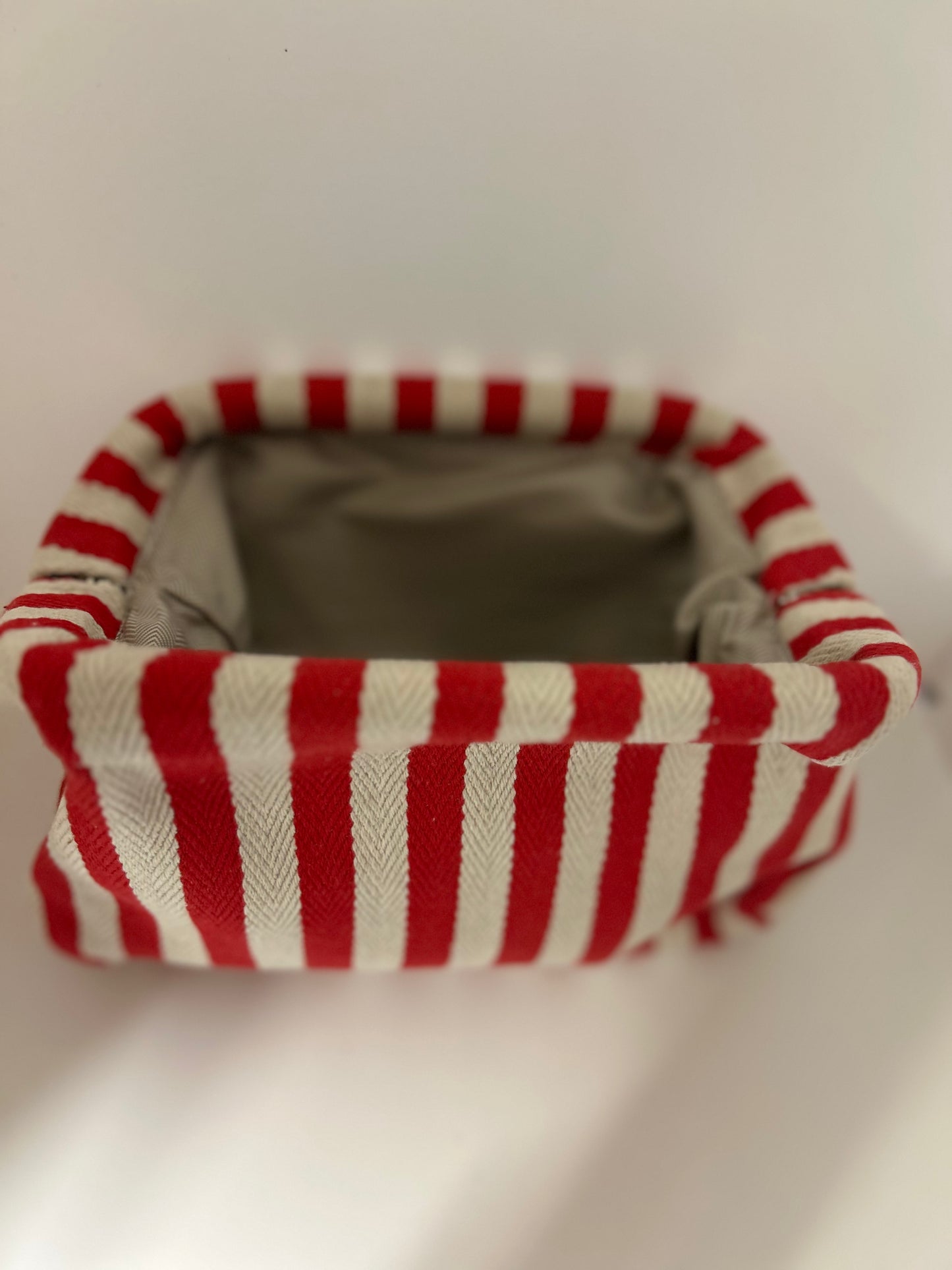 Tasche rot-weiß gestreift