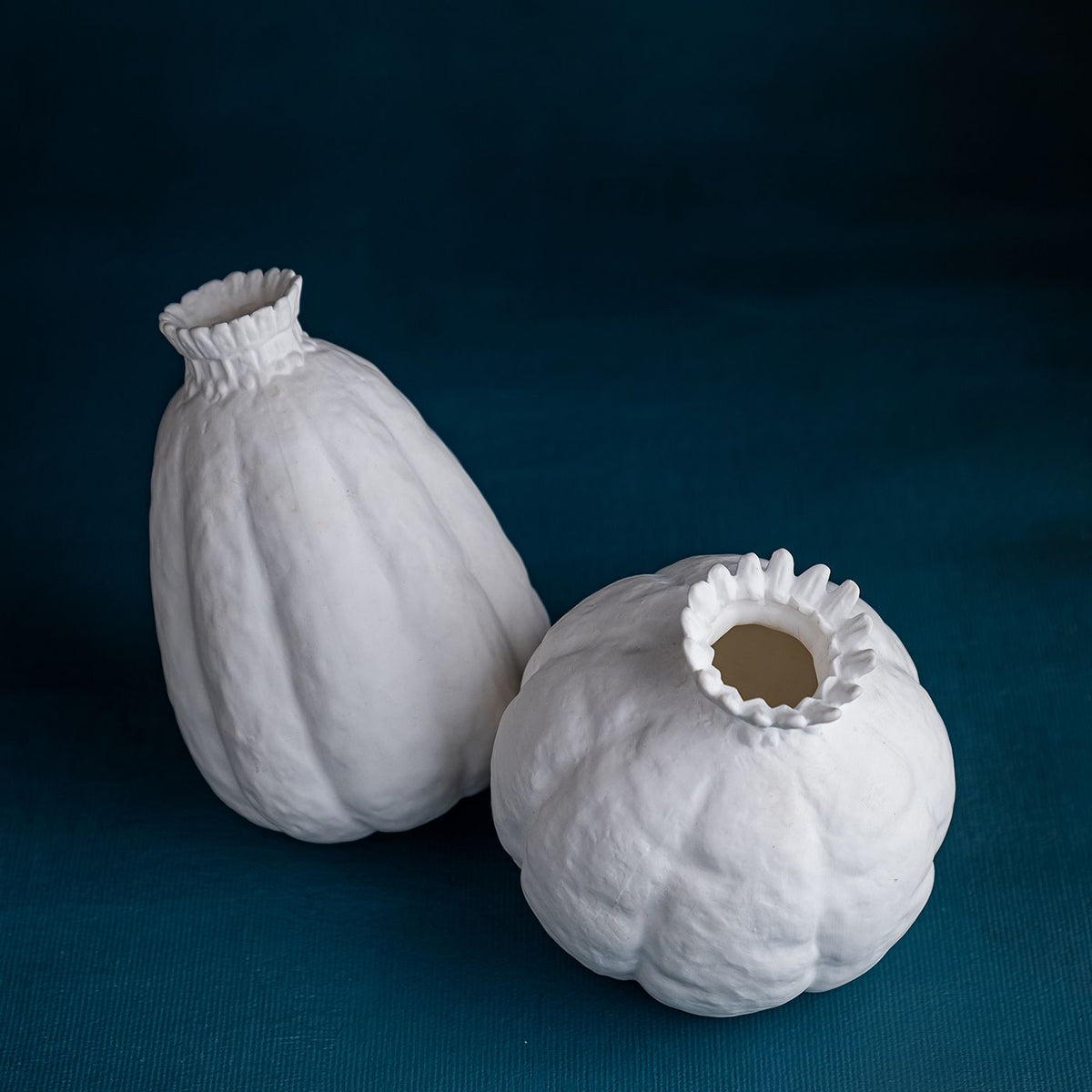 Fructus Vase aus feinstem Knochenporzellan in zwei Formen
