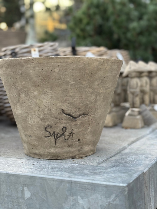 Gartenkunst Sylttopf als Pflanzschale mit Loch