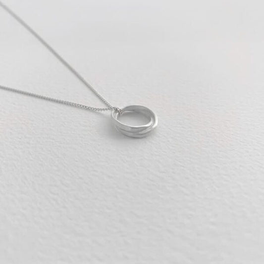 Susi Cala Sophie Kette mit Anhänger Twin ‘S’ Sterling Silber