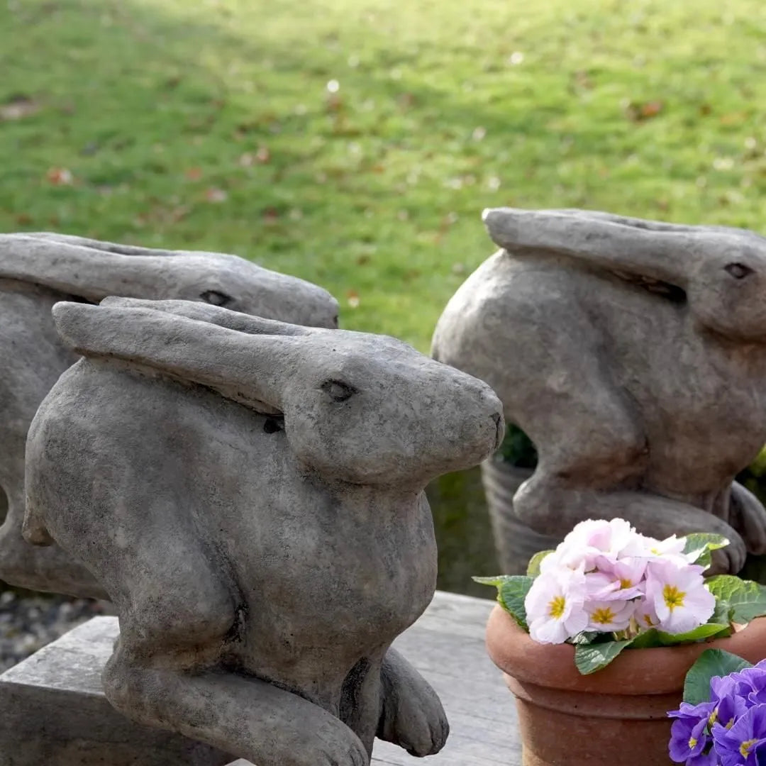 Gartenkunst Rennhase vom Atelier Sir William inkl. Versand