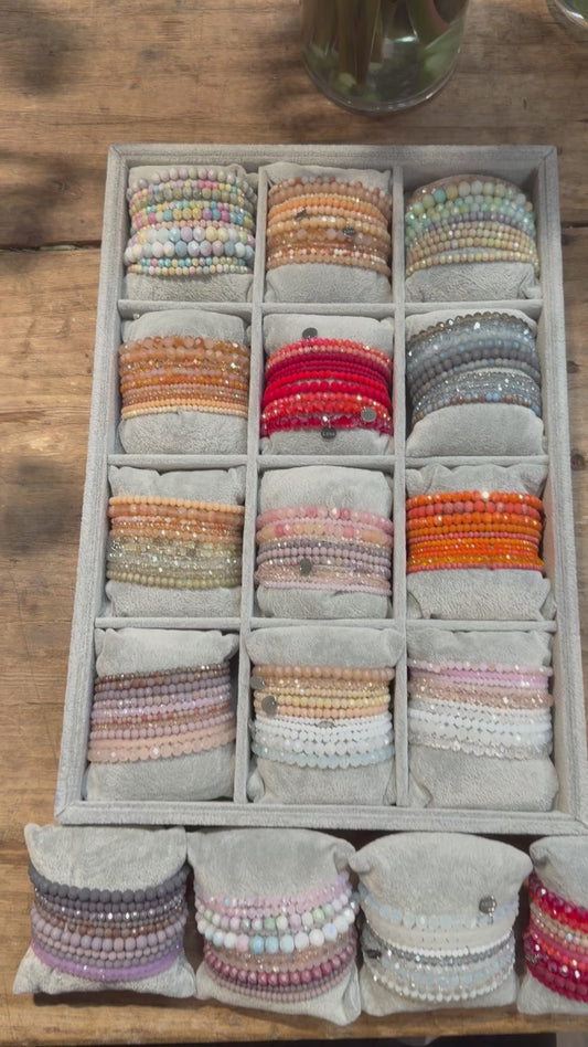 Schmuck Armbänder 10 Stück im Set  farblich sortiert