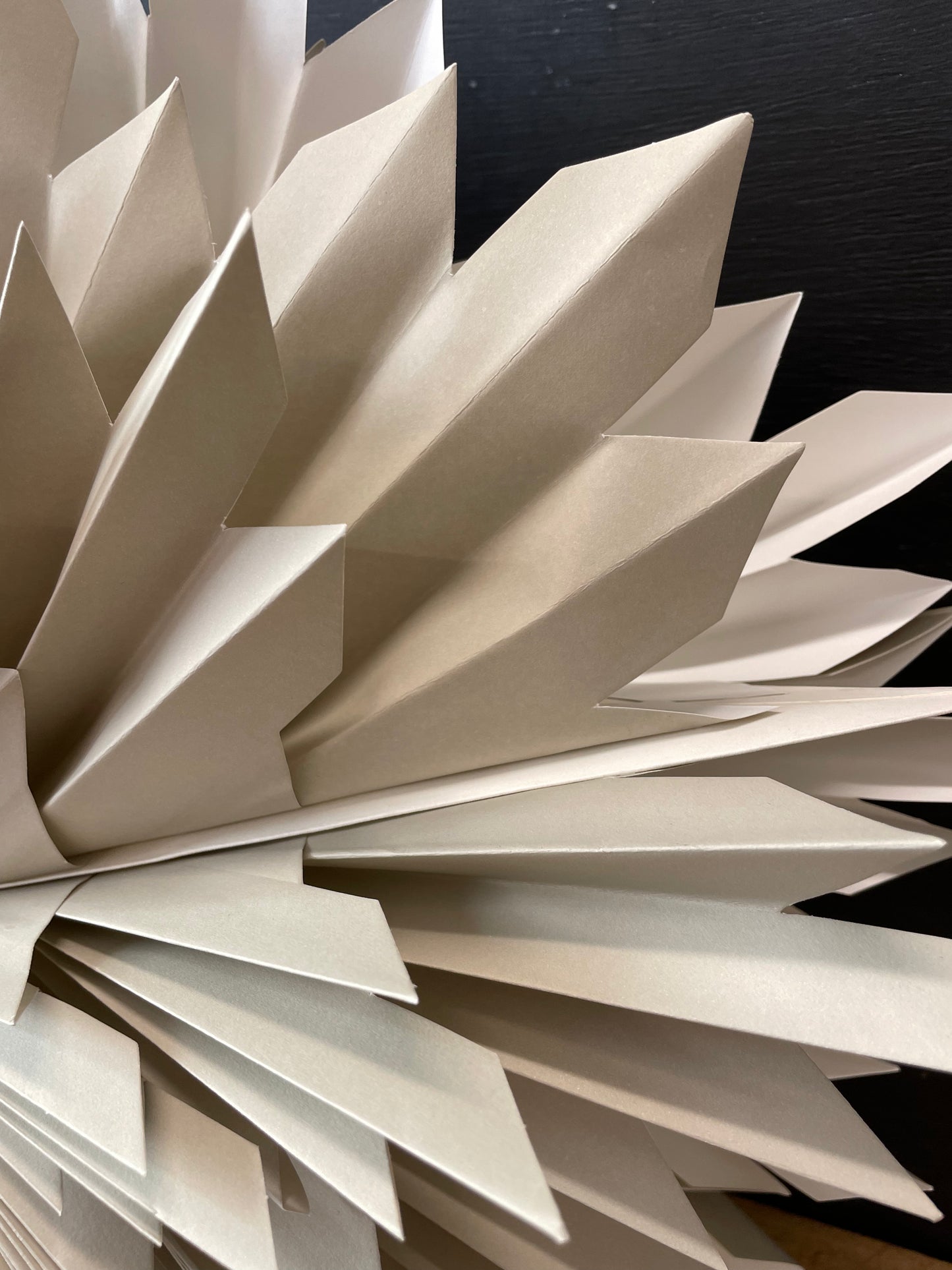Papiersterne Spiky aus Schweden